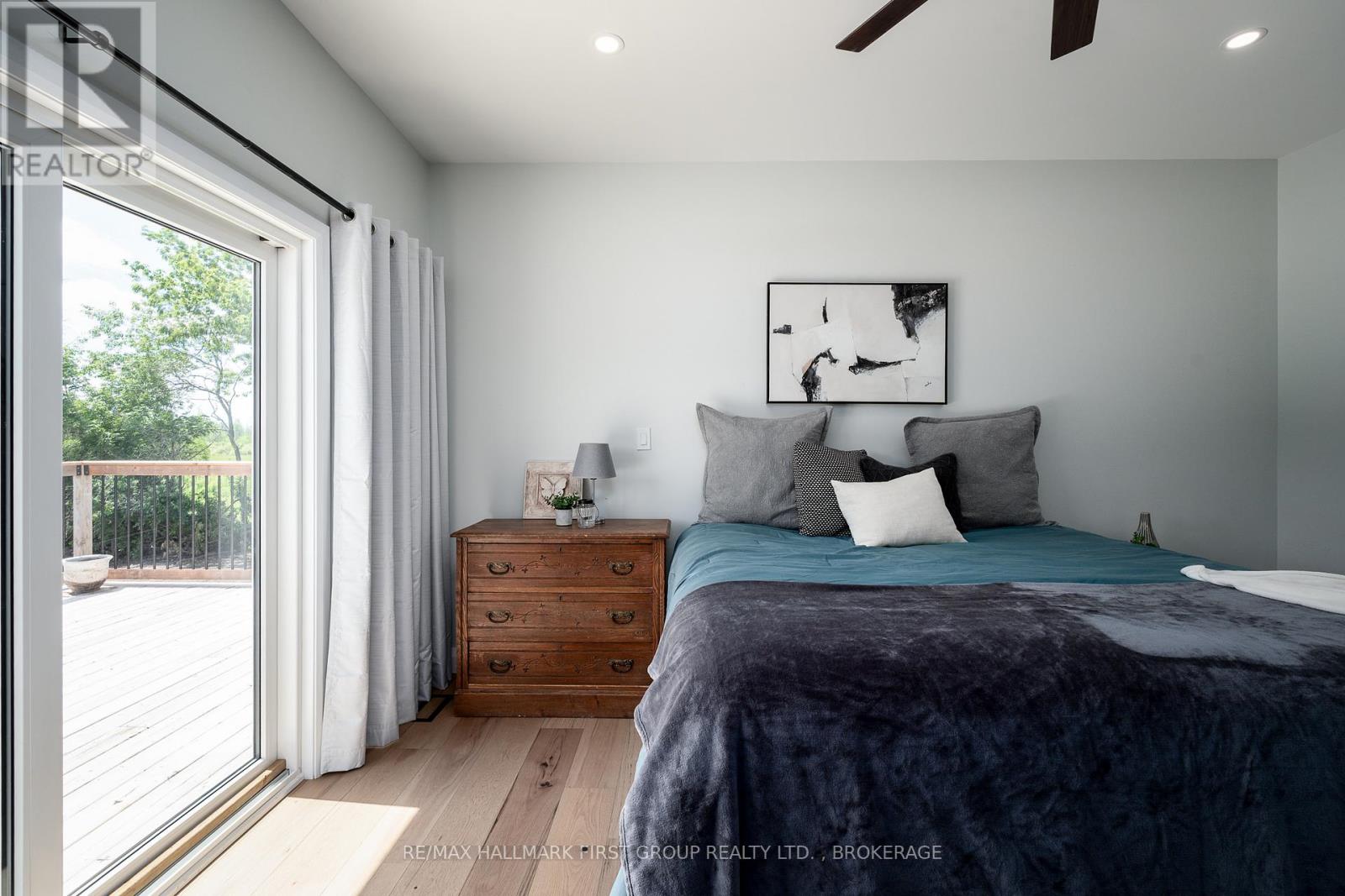 262 HUNT ROAD - 23