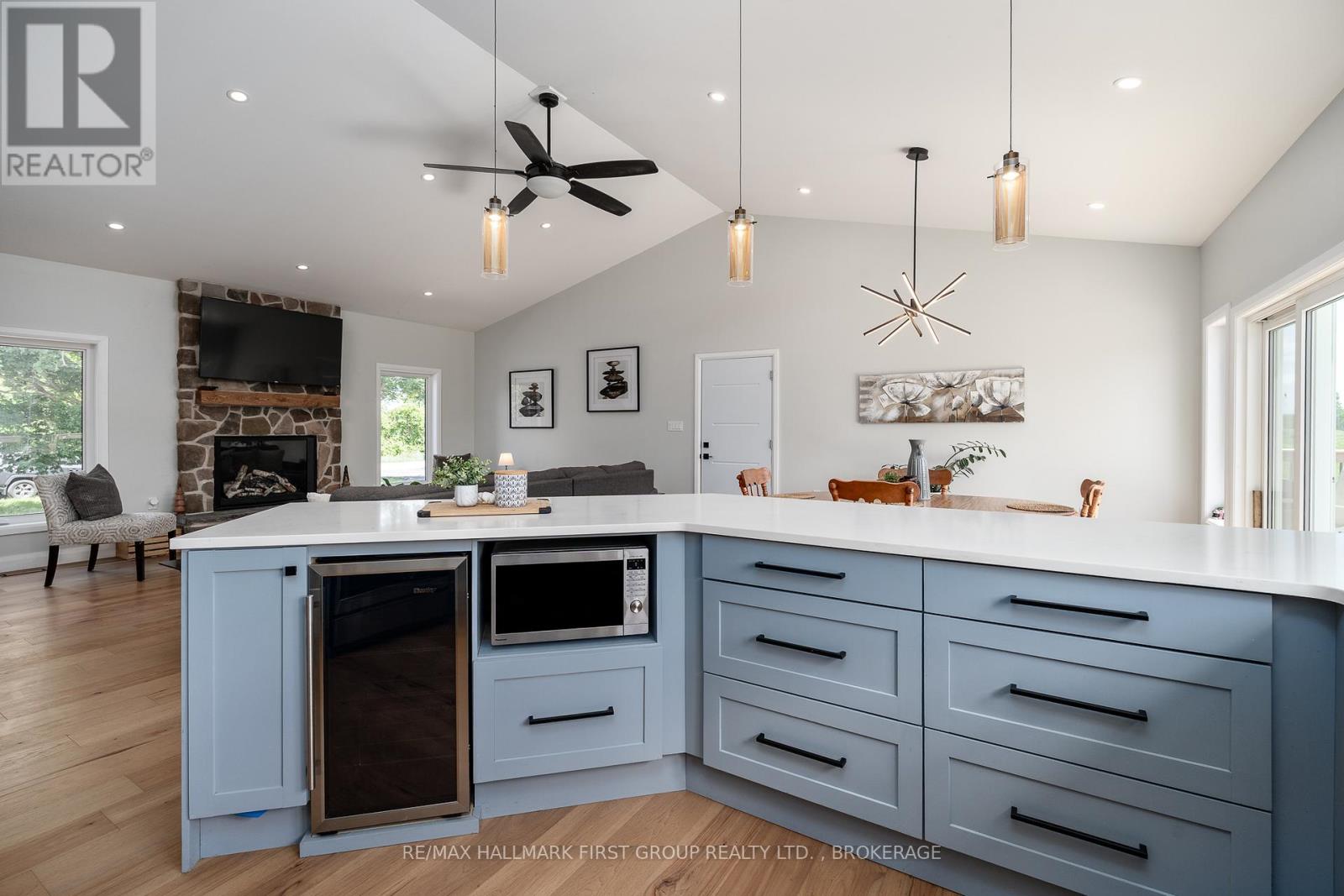 262 HUNT ROAD - 13