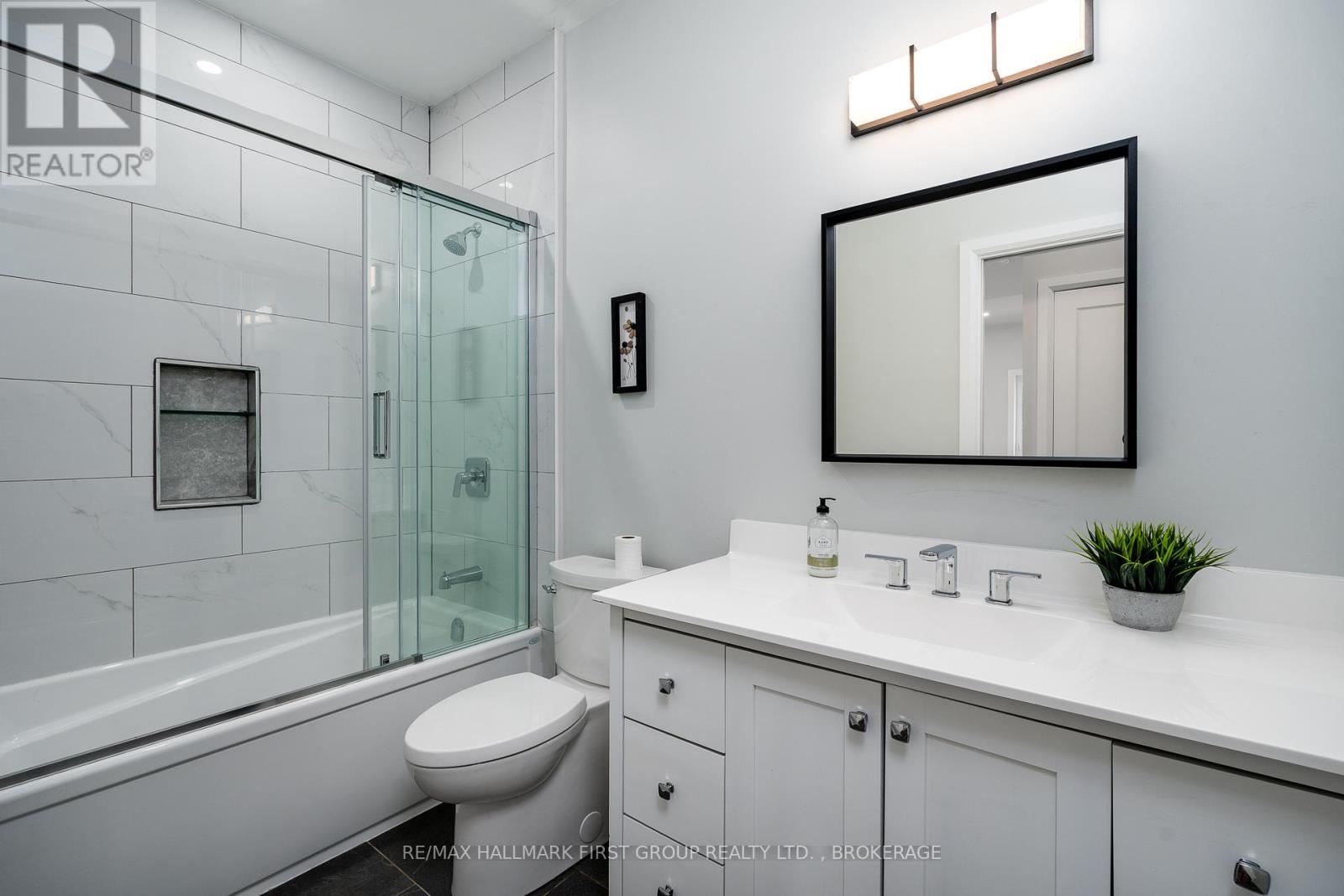 262 HUNT ROAD - 17