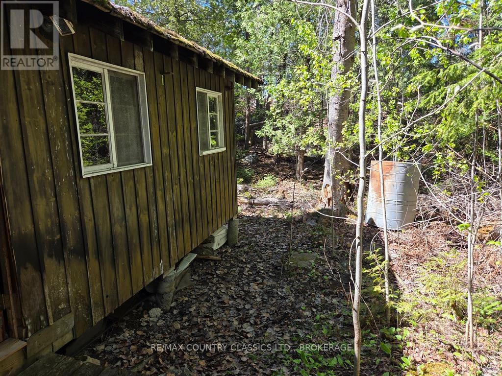860 MAZINAW LAKE - 7