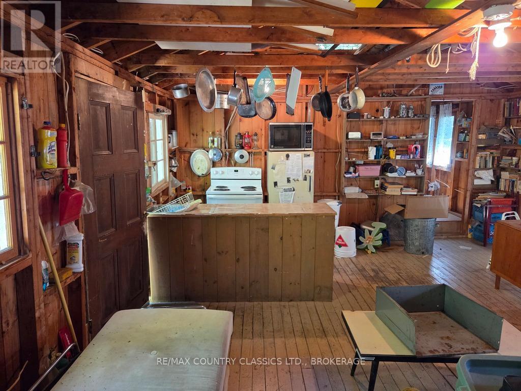 860 MAZINAW LAKE - 8
