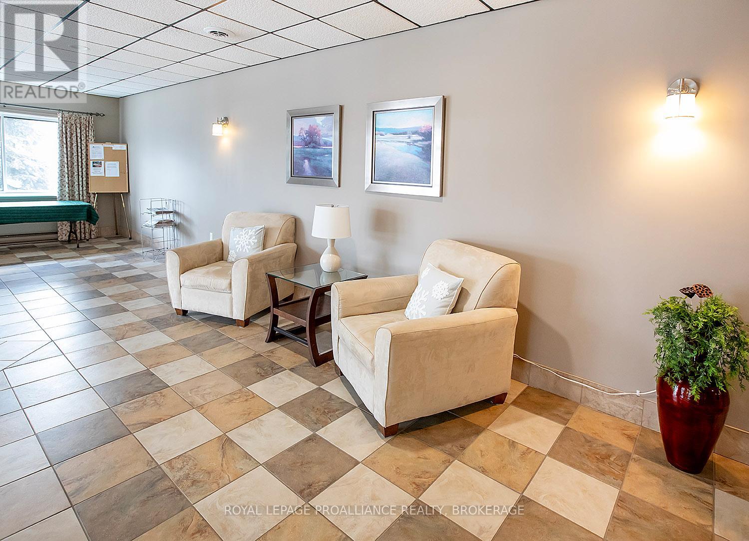 #305 120 BARRETT COURT - 17