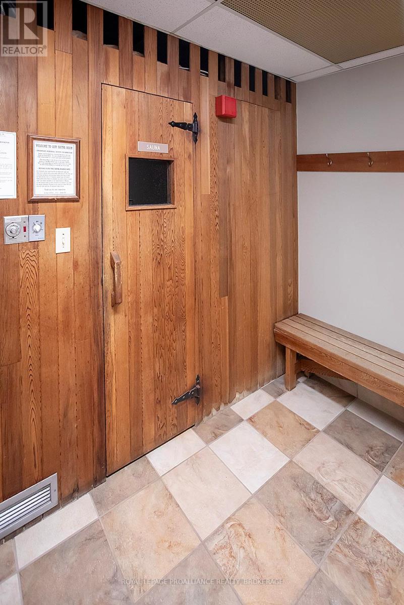 #305 120 BARRETT COURT - 22