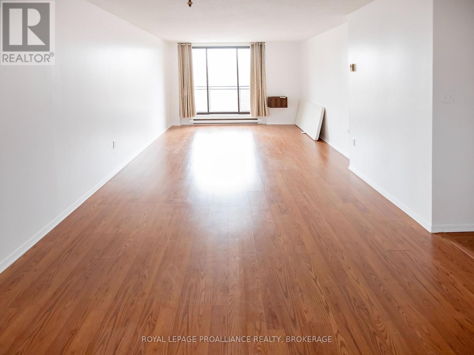 #305 120 BARRETT COURT - 3