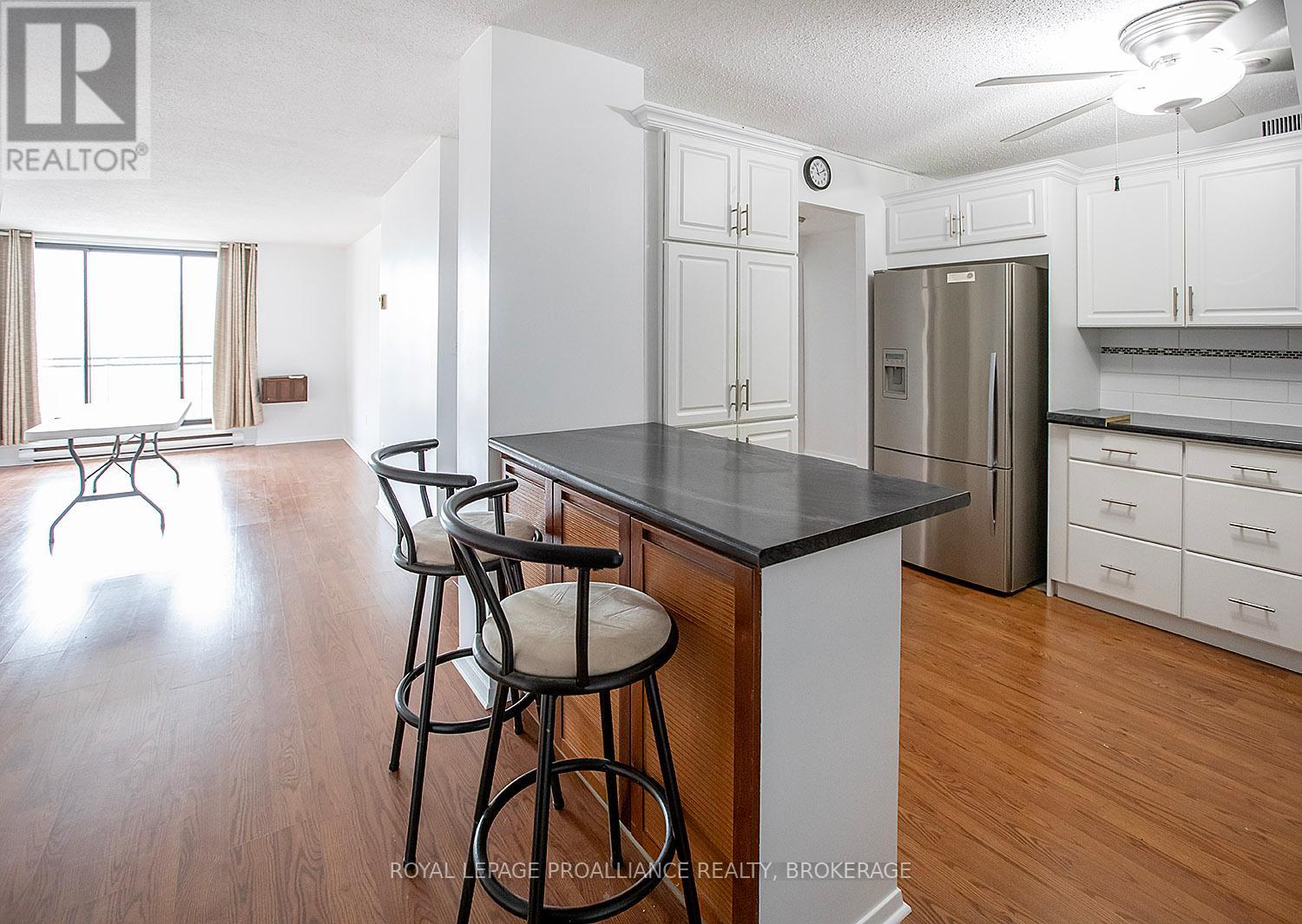 #305 120 BARRETT COURT - 4