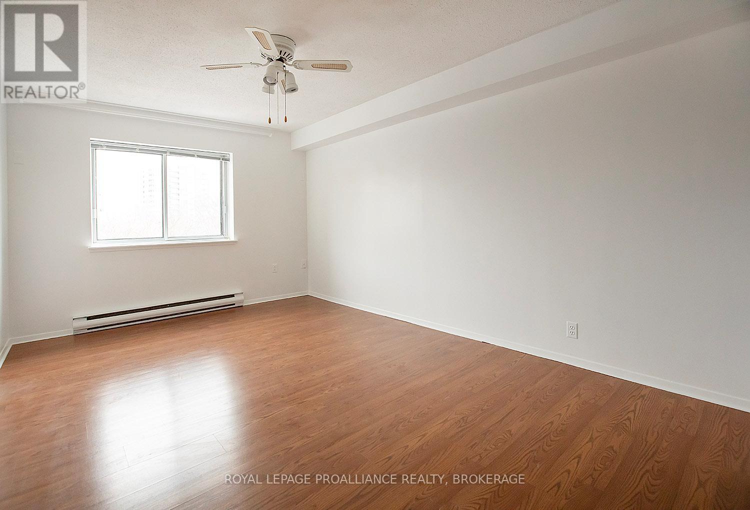 #305 120 BARRETT COURT - 9