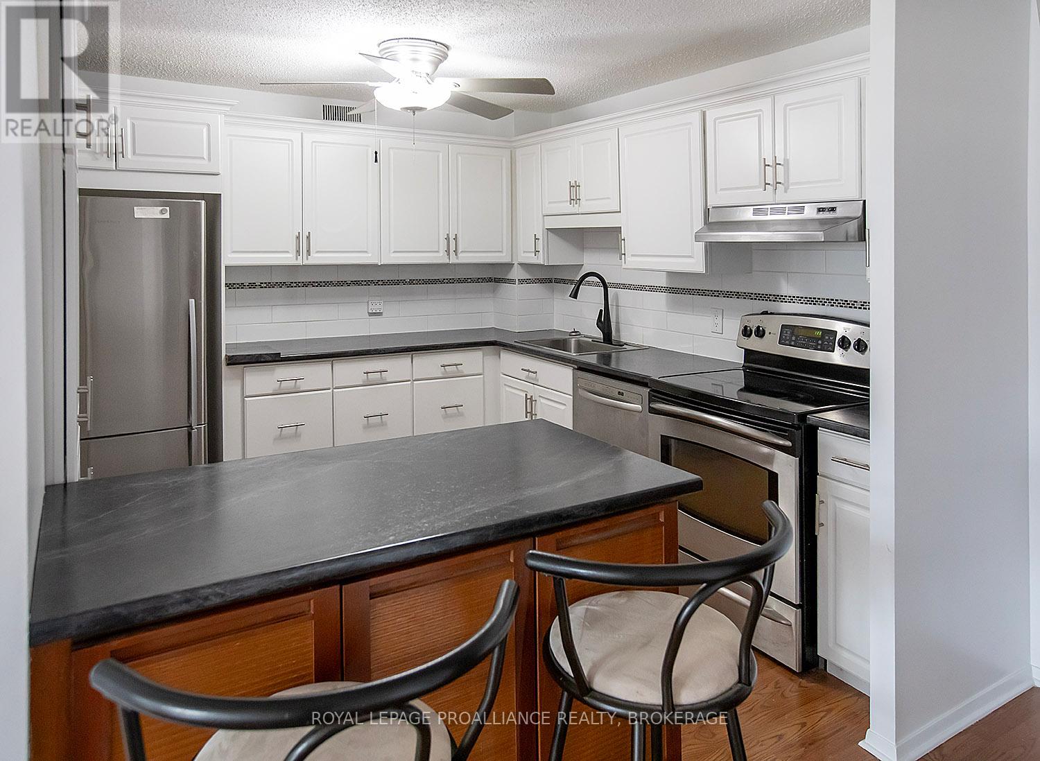 #305 120 BARRETT COURT - 6