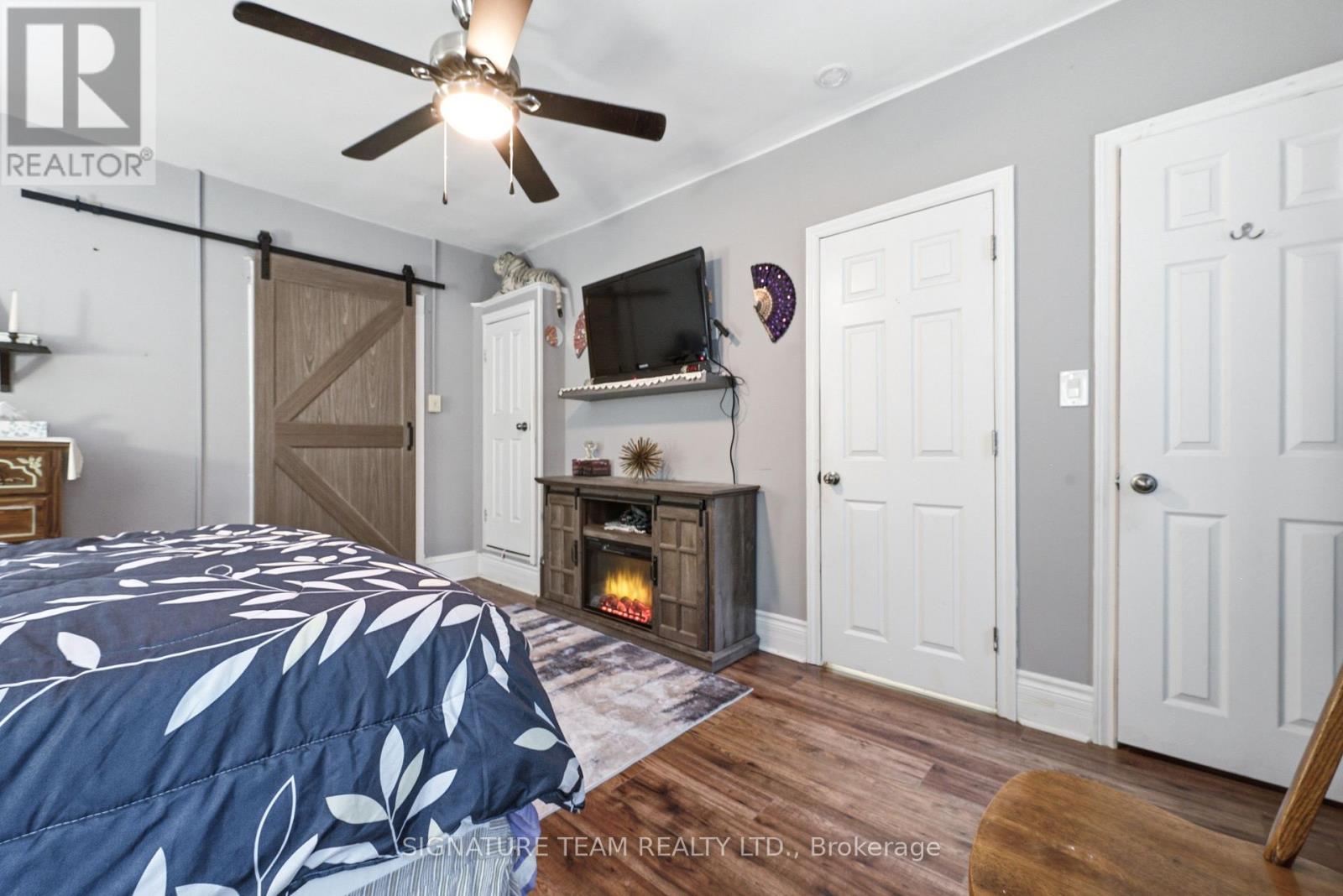 652 MOFFAT STREET - 16