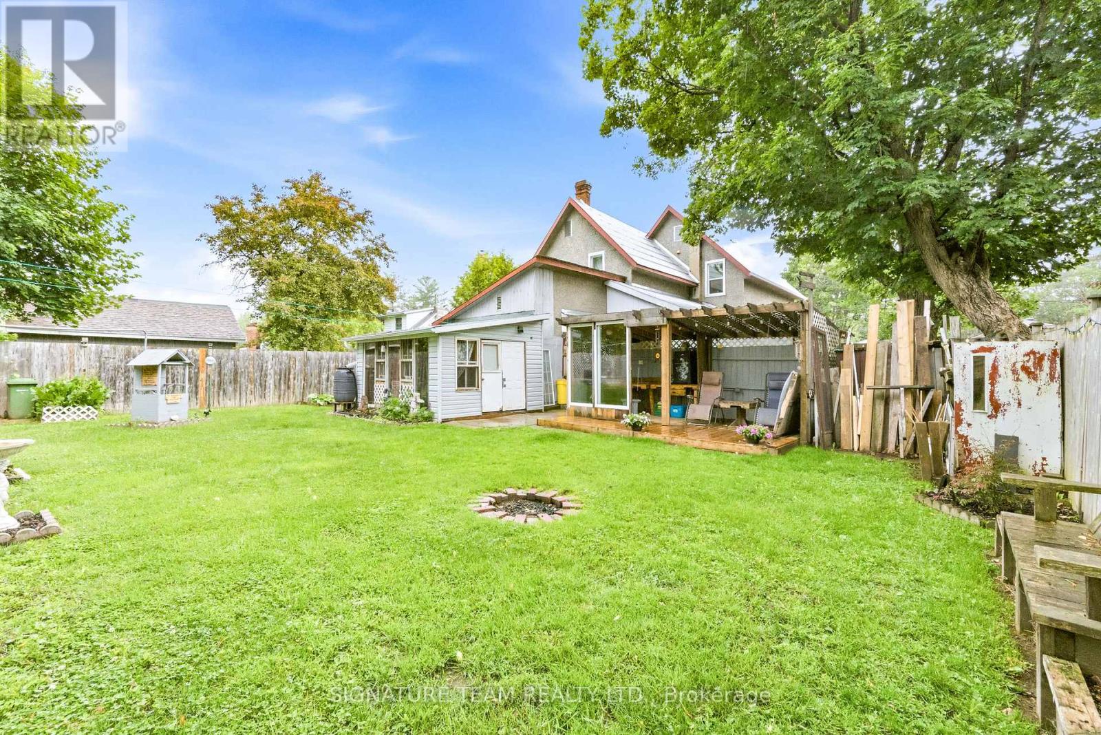 652 MOFFAT STREET - 29