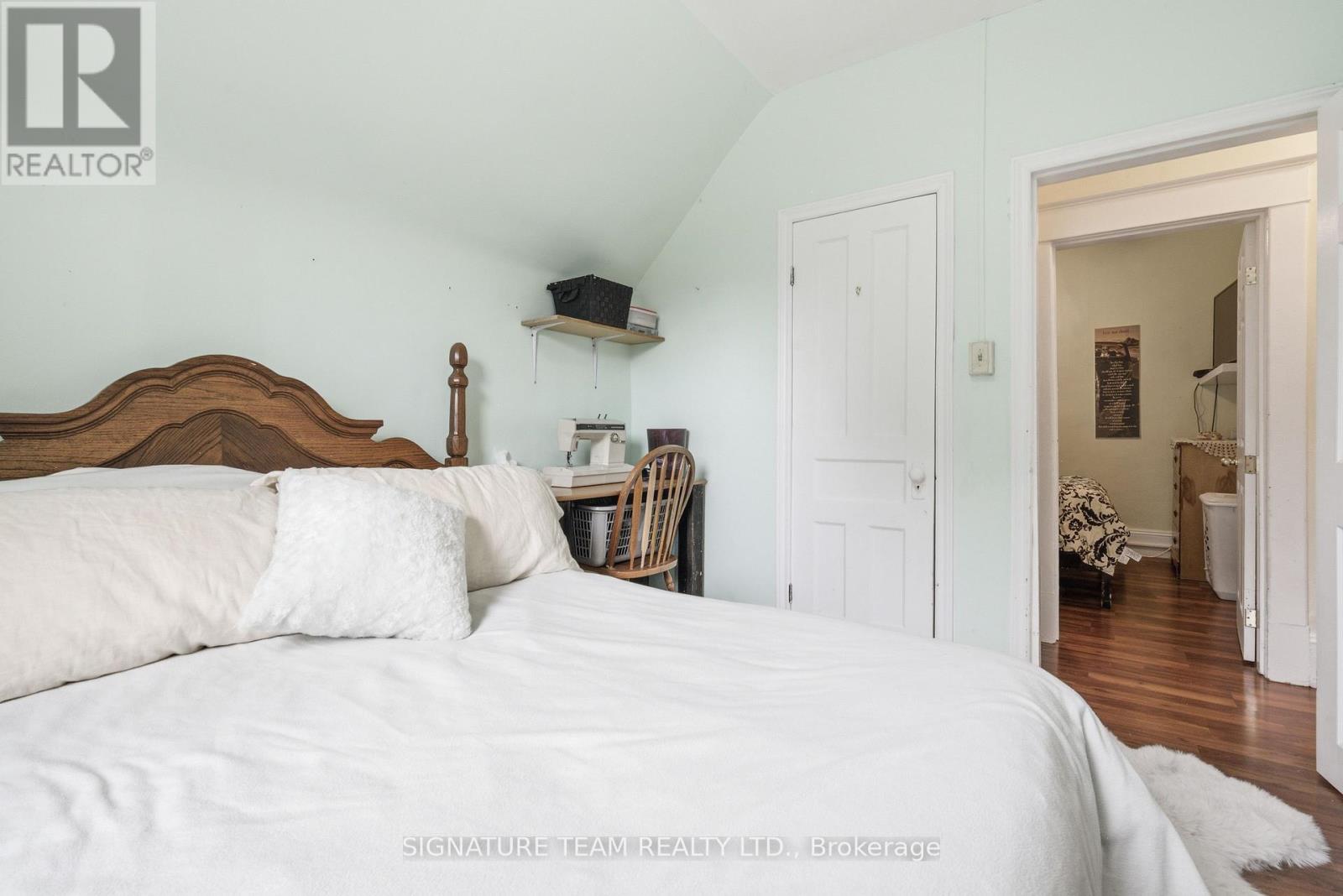 652 MOFFAT STREET - 20