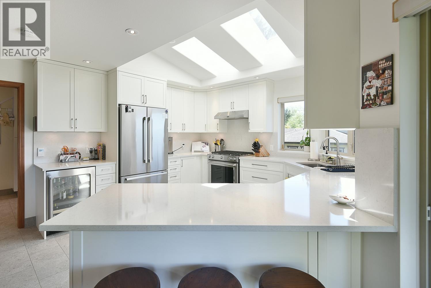 377 HARRY ROAD, Gibsons