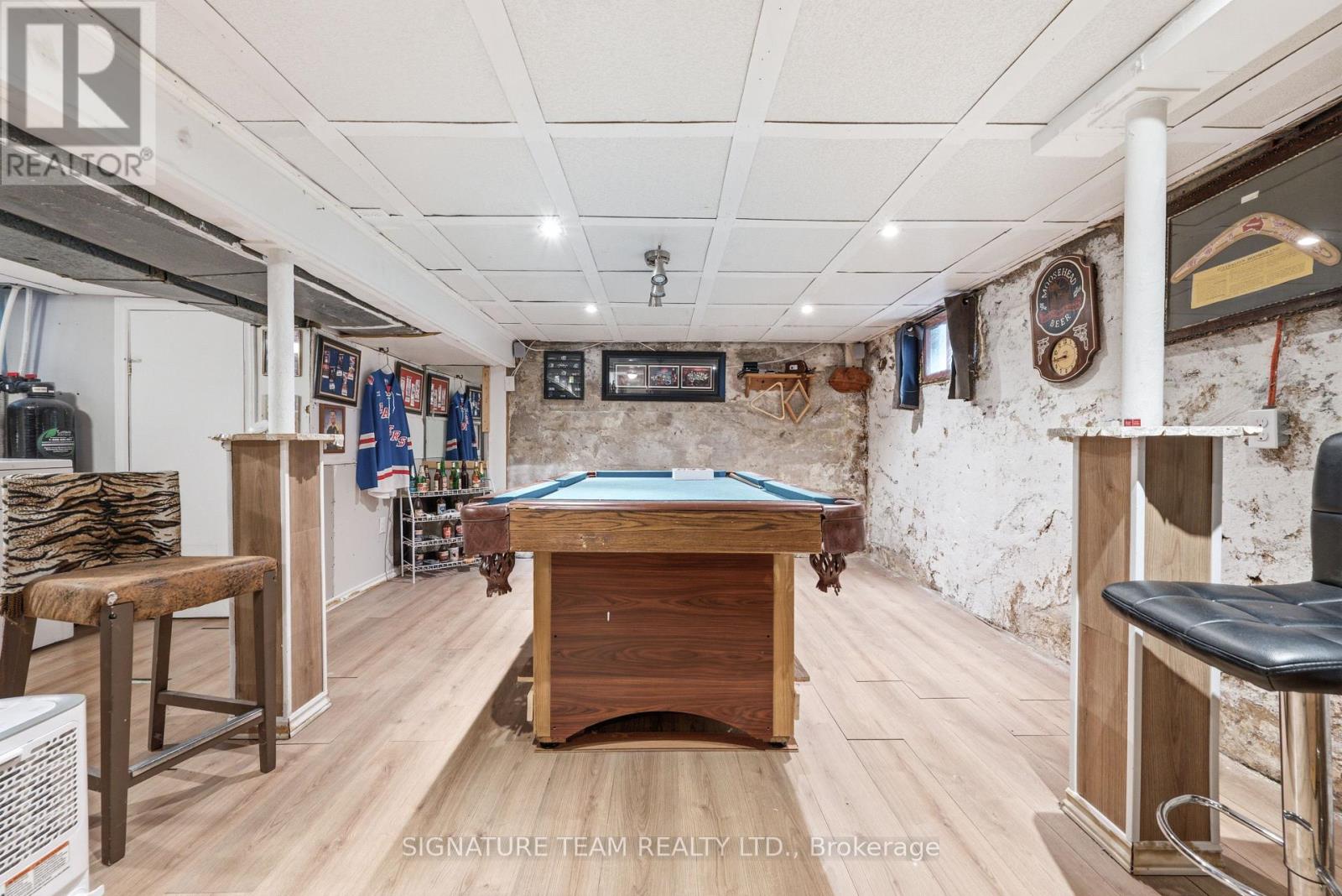 652 MOFFAT STREET - 25