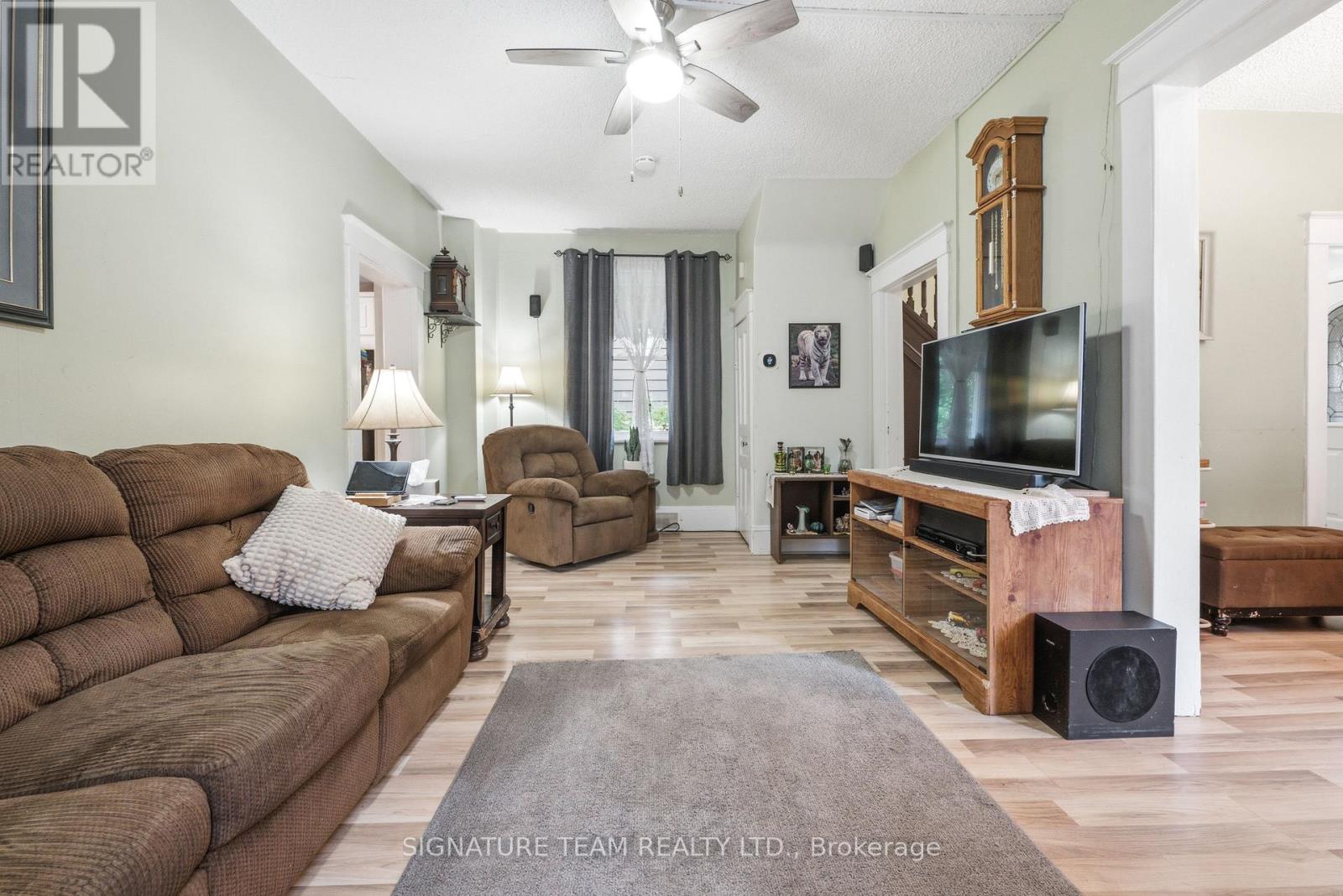 652 MOFFAT STREET - 8