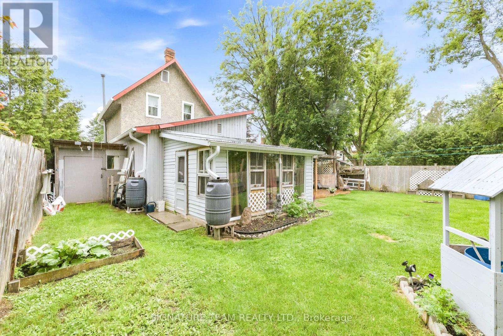 652 MOFFAT STREET - 31