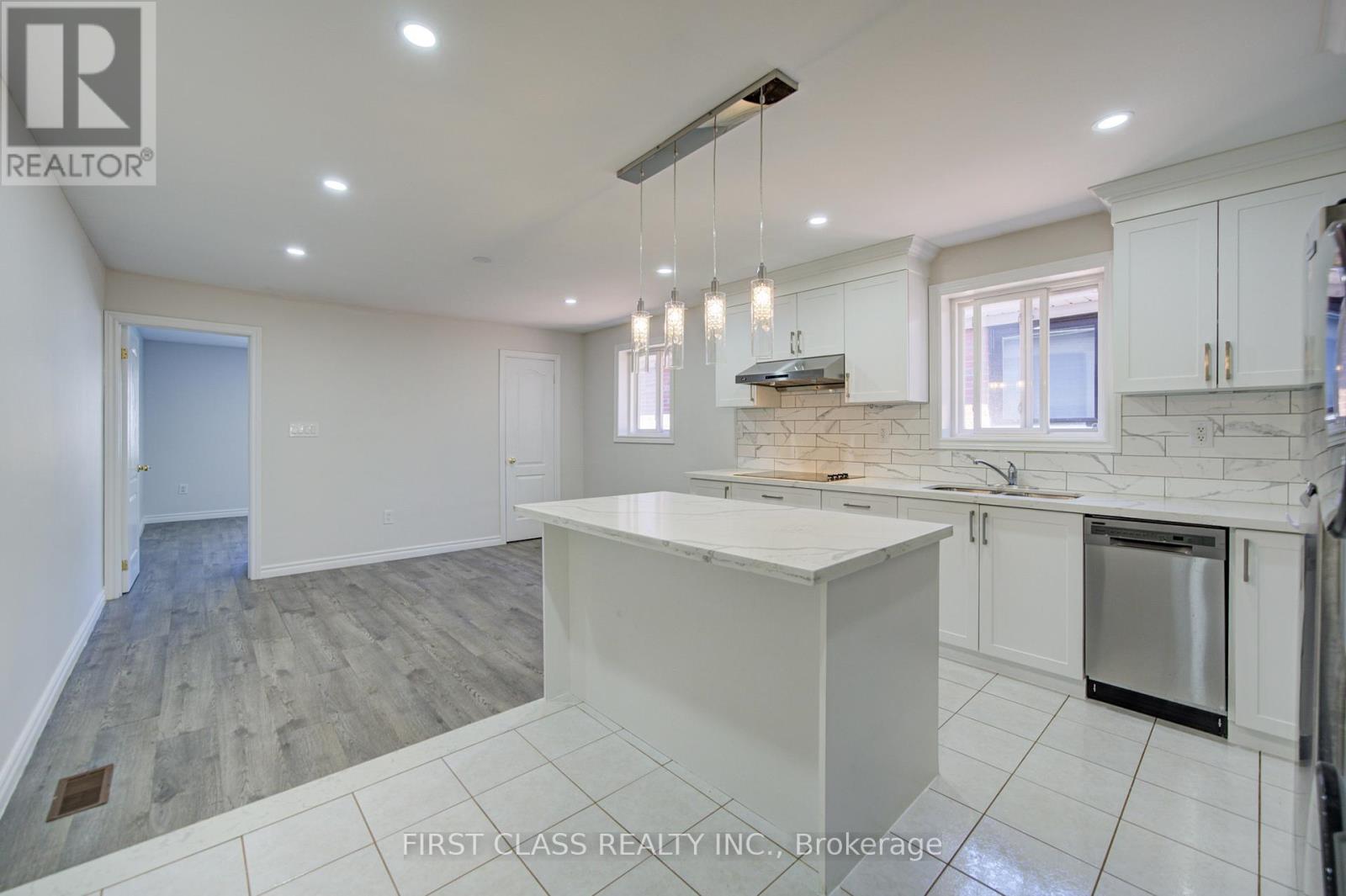 427 LESLIE STREET - 22