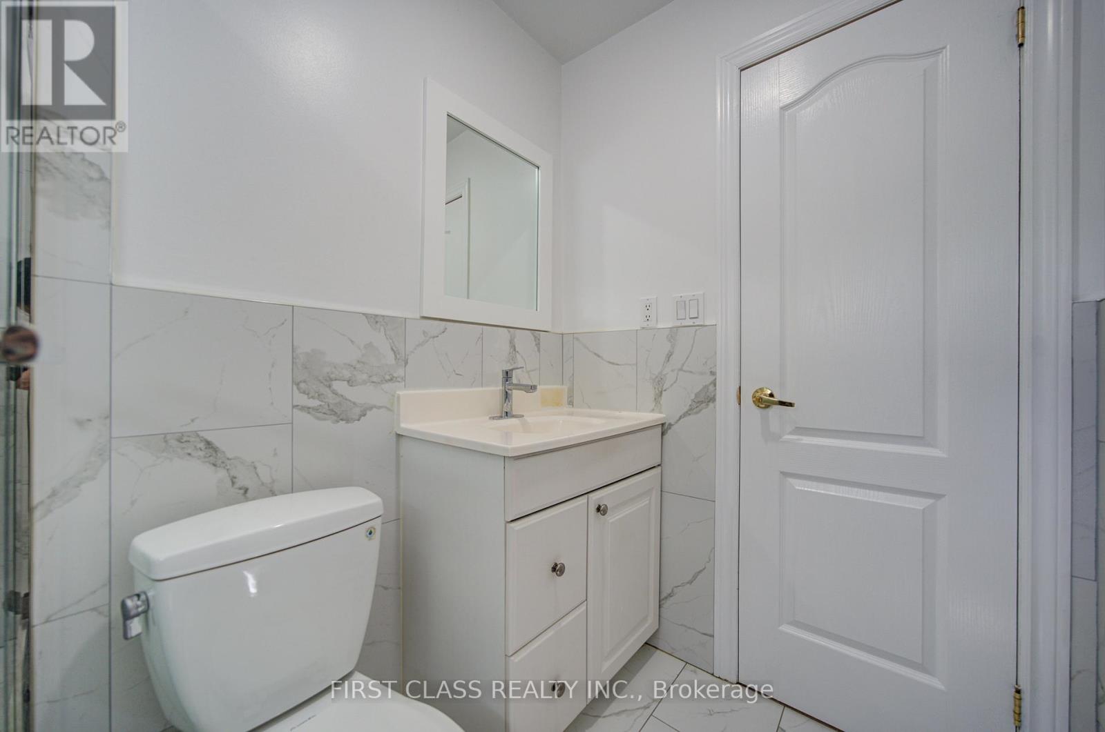 427 LESLIE STREET - 21