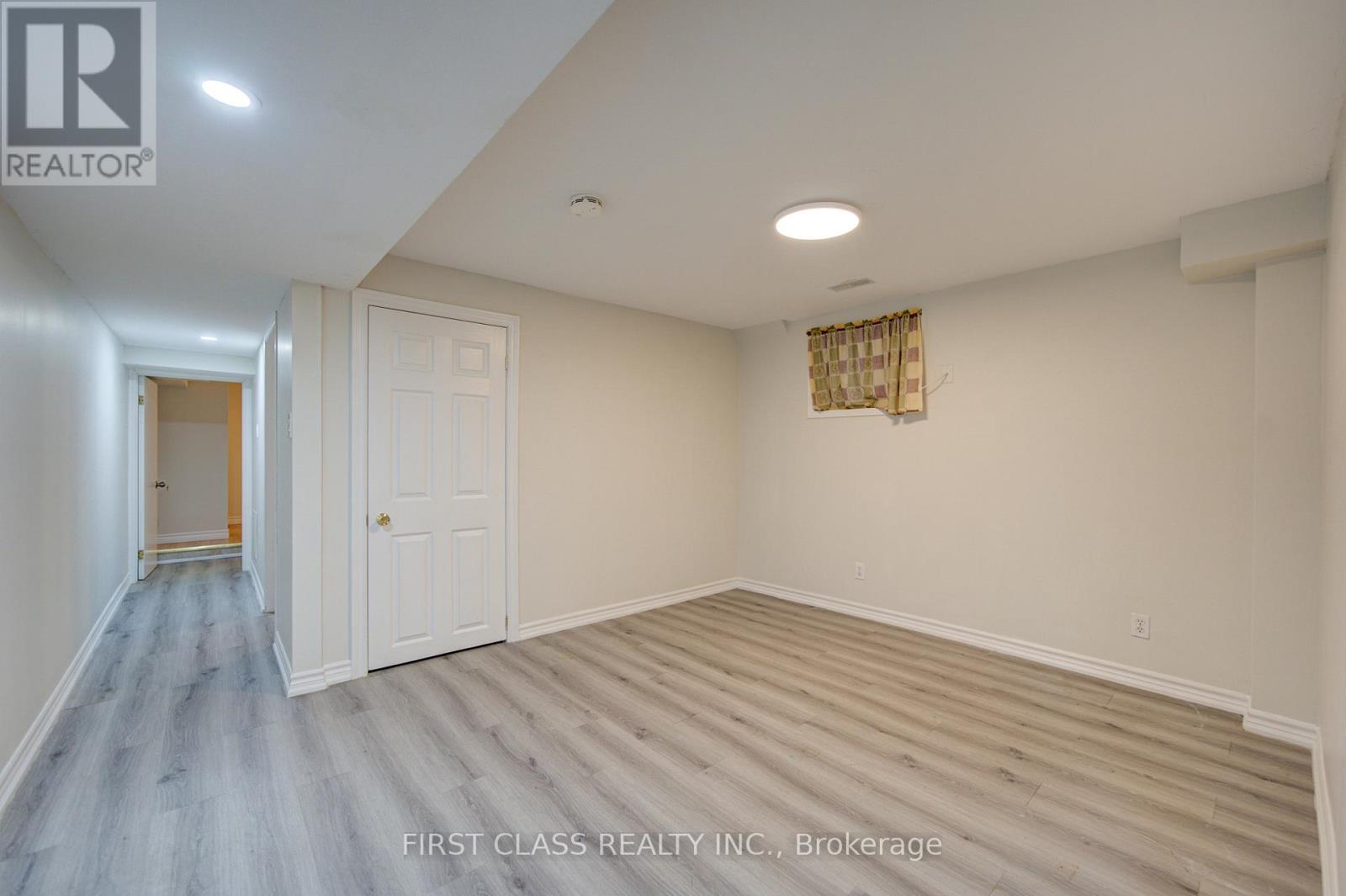 427 LESLIE STREET - 34