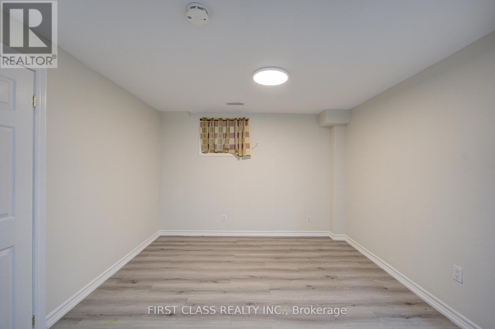 427 LESLIE STREET - 36