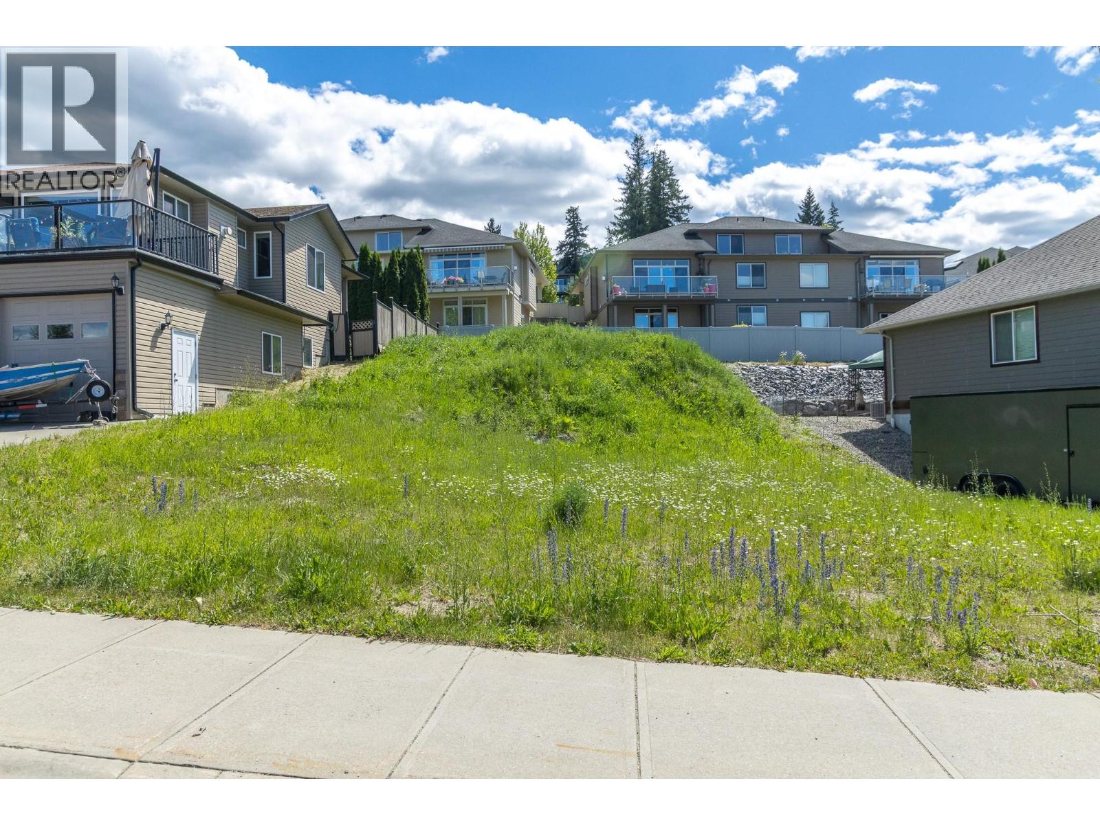  980 17 Street Southeast, Salmon Arm