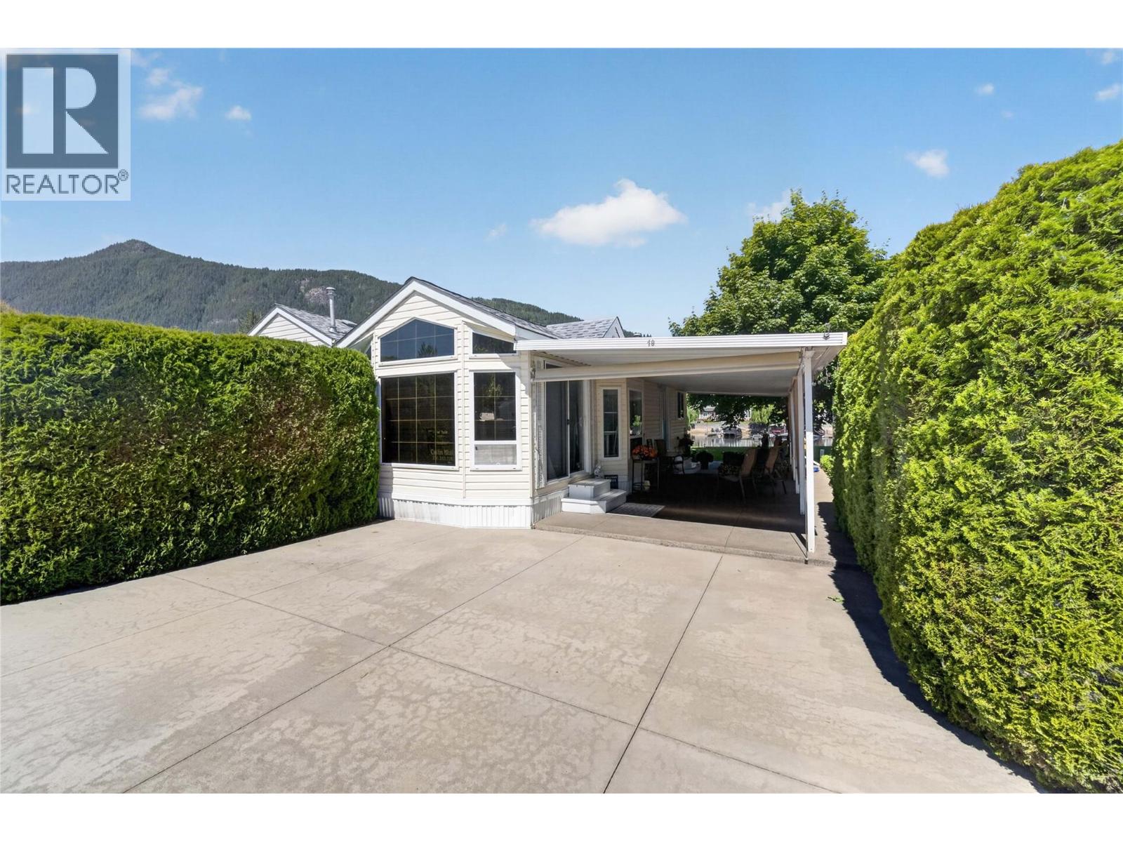 19 1455 Silver Sands Road, Sicamous