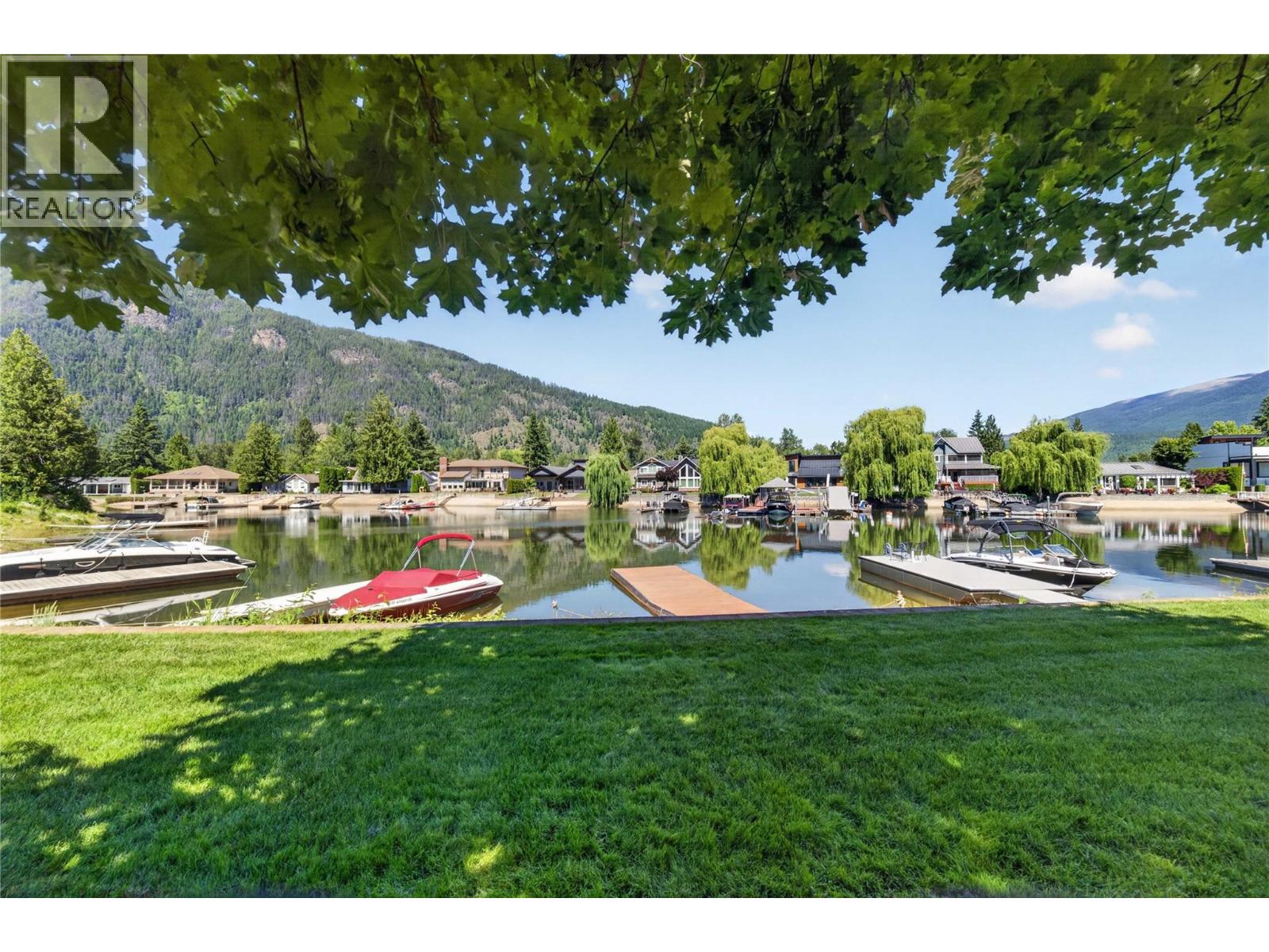19 1455 Silver Sands Road, Sicamous