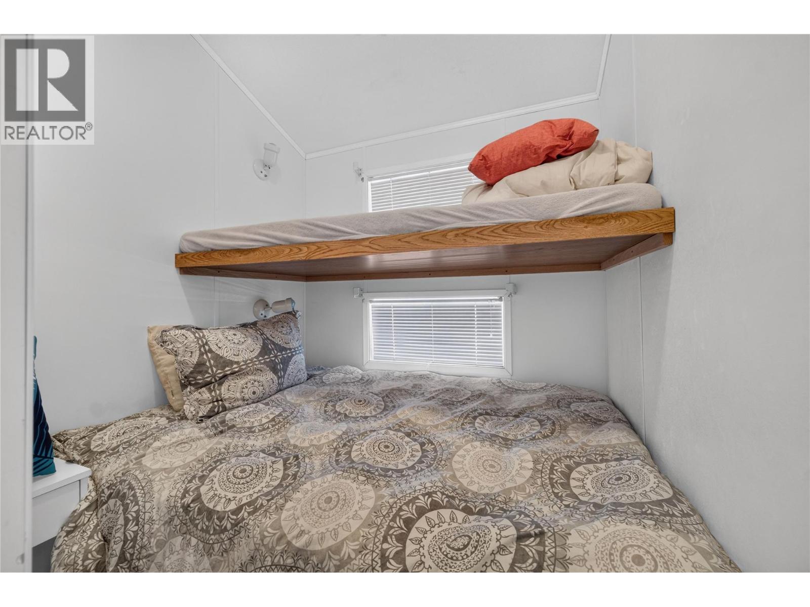 19 1455 Silver Sands Road, Sicamous