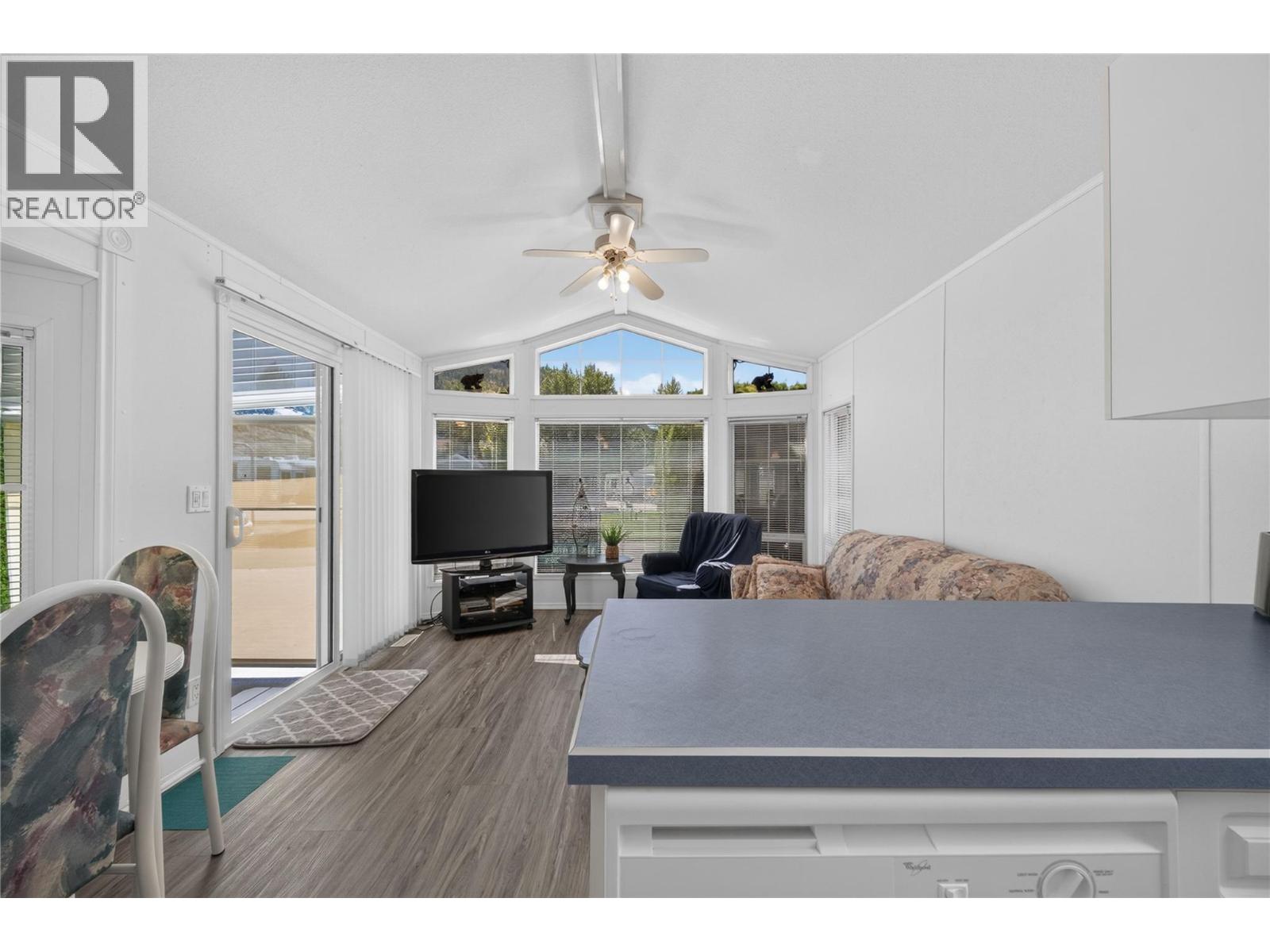 19 1455 Silver Sands Road, Sicamous