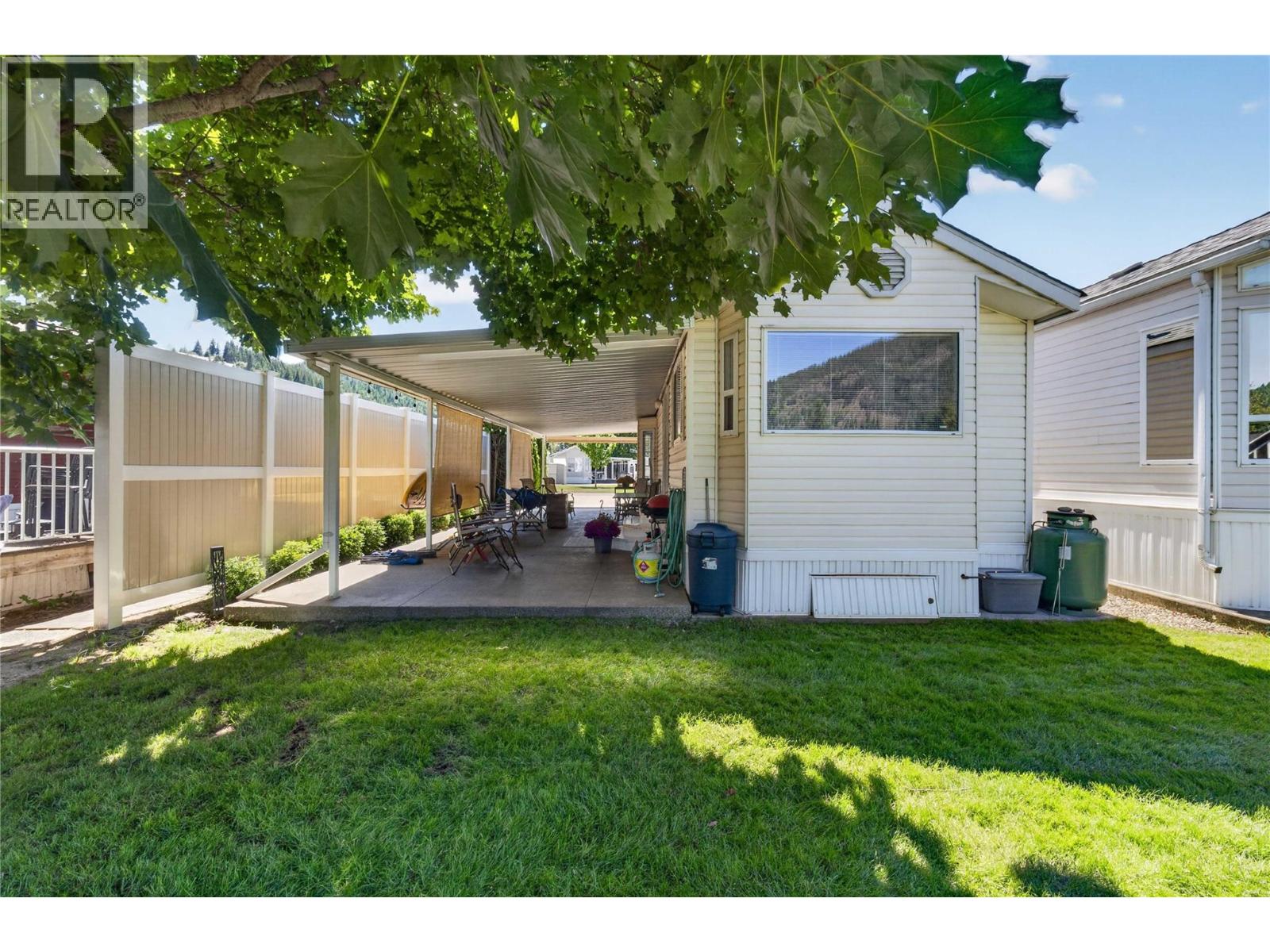 19 1455 Silver Sands Road, Sicamous