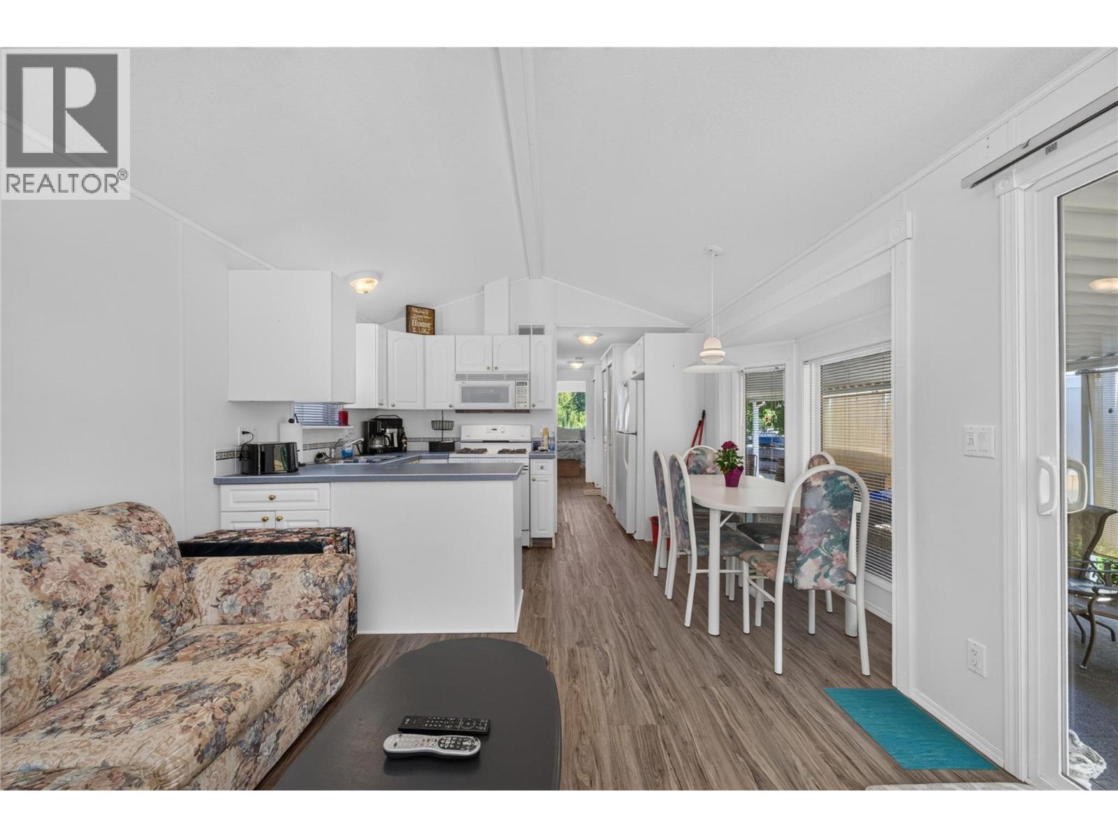 19 1455 Silver Sands Road, Sicamous