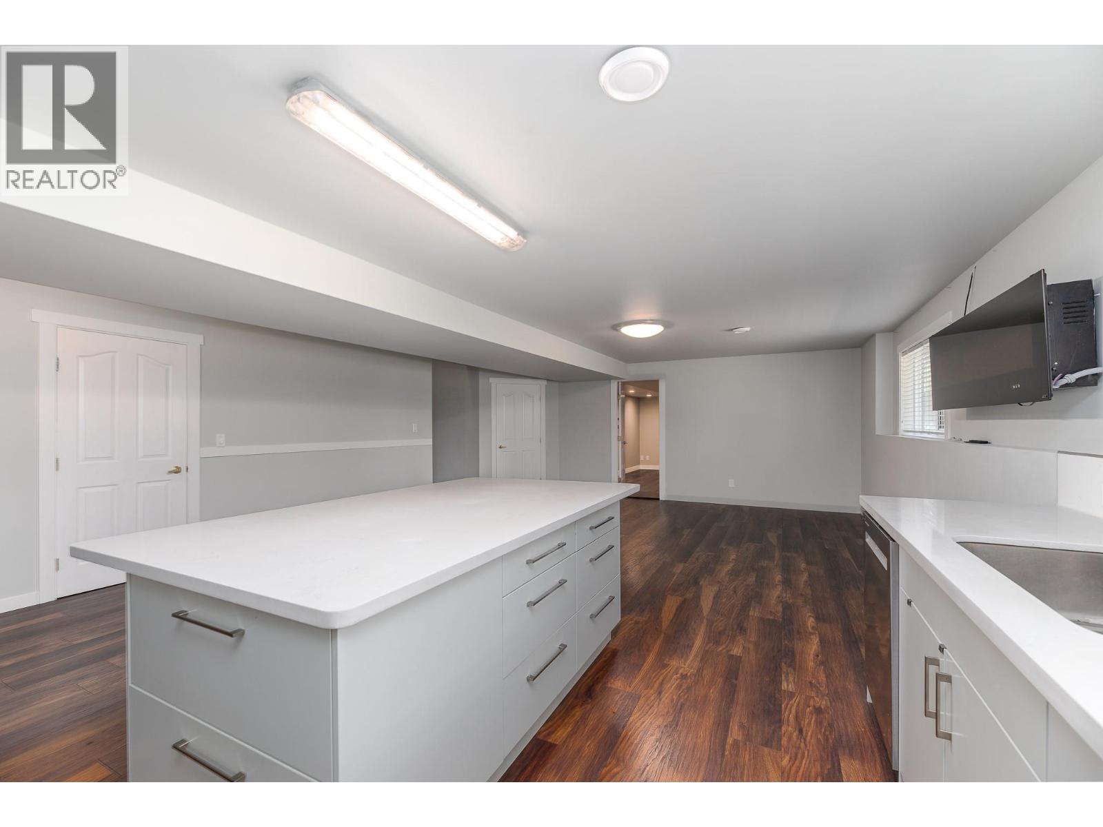 567 Pineview Road - 34
