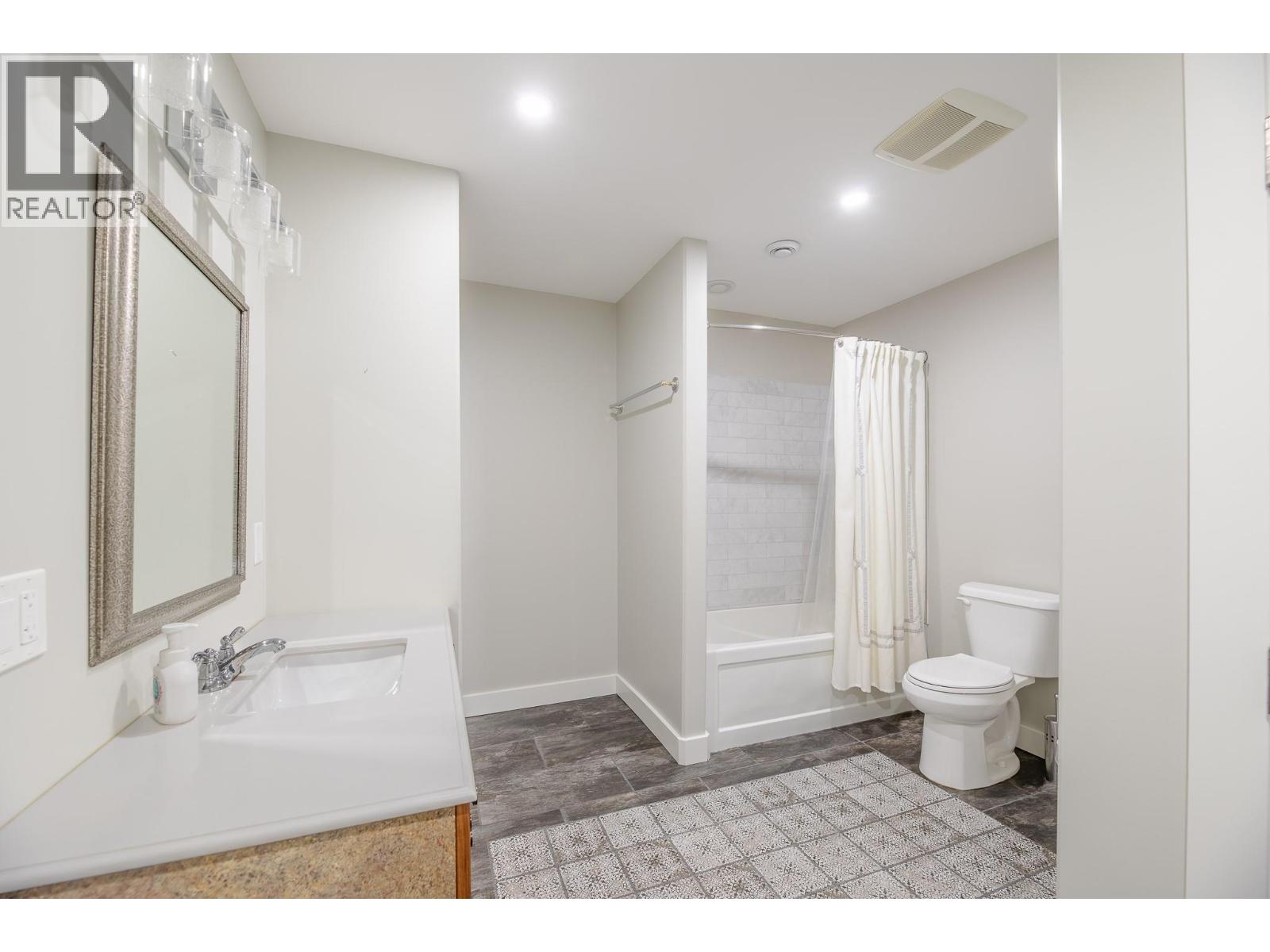 567 Pineview Road - 36