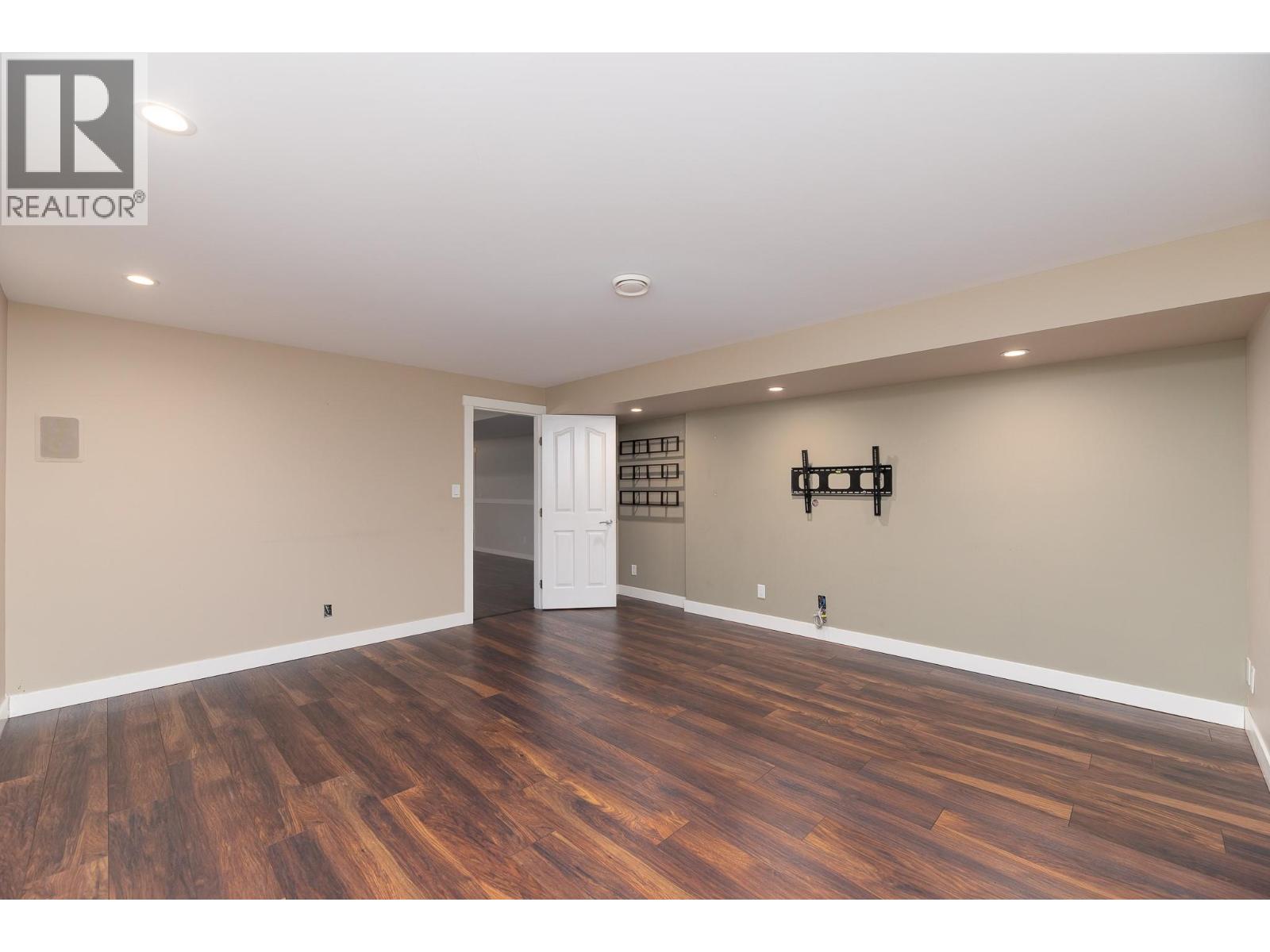 567 Pineview Road - 38