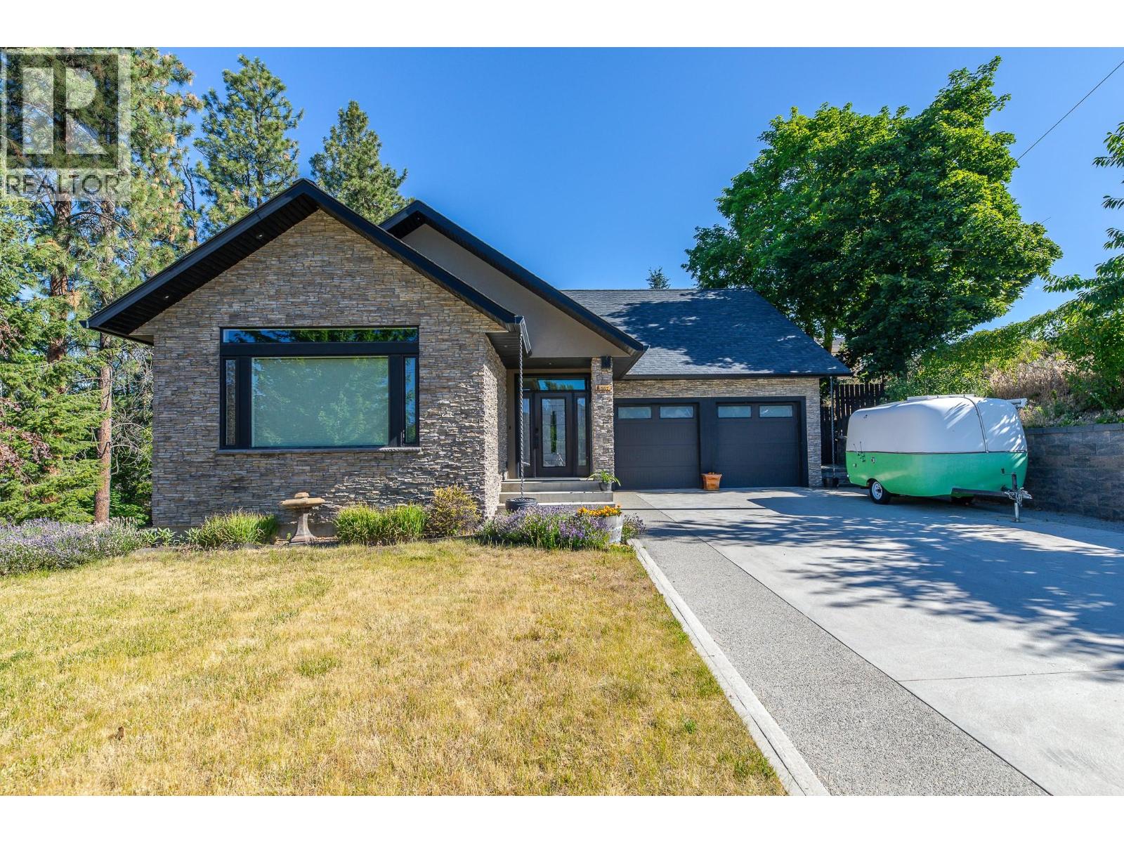 567 Pineview Road - 2