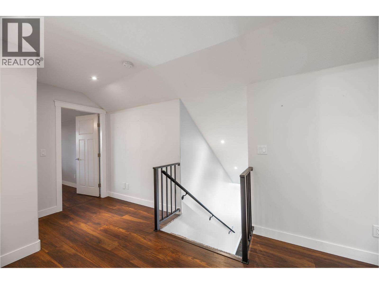 567 Pineview Road - 24