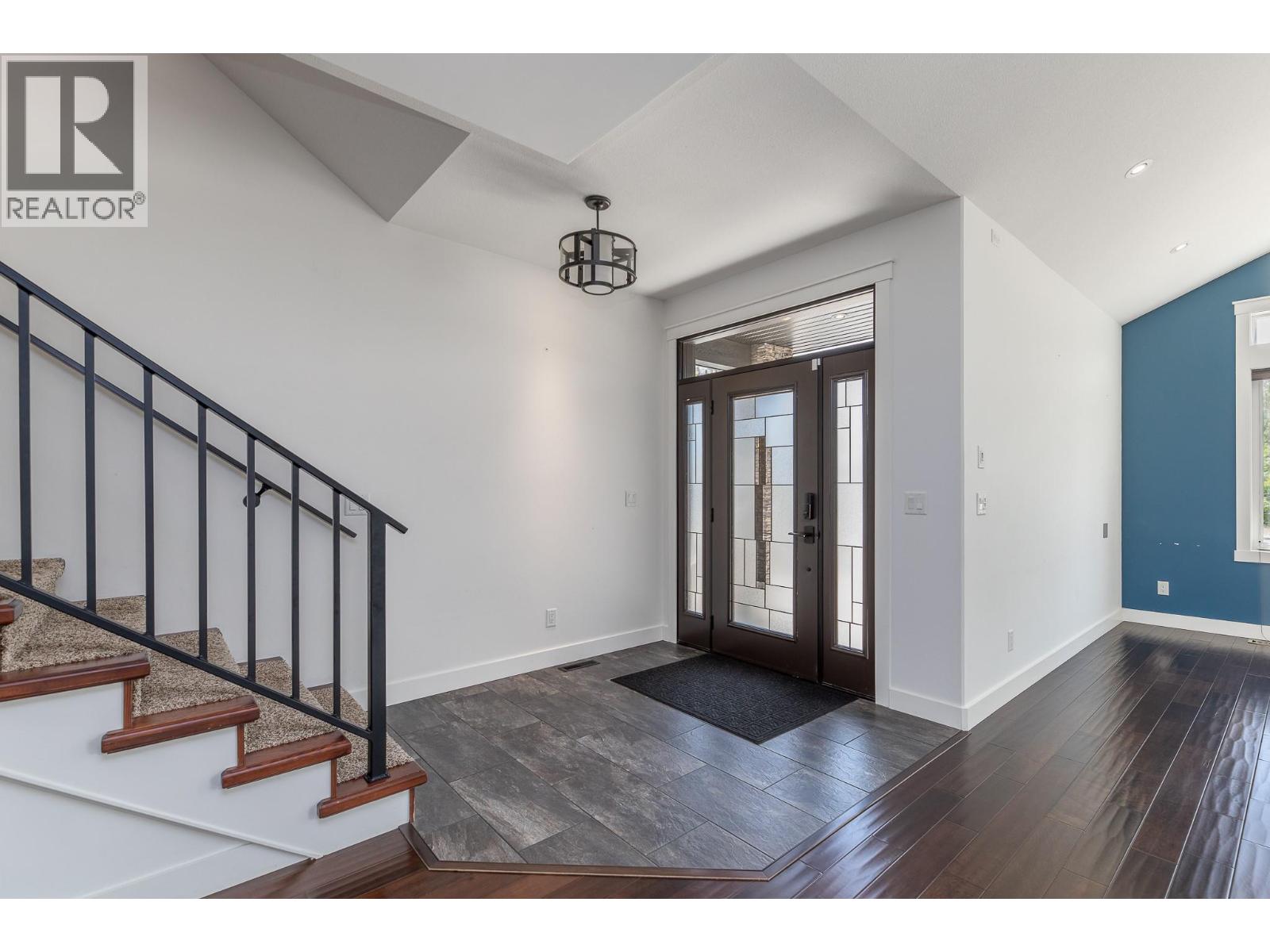 567 Pineview Road - 3