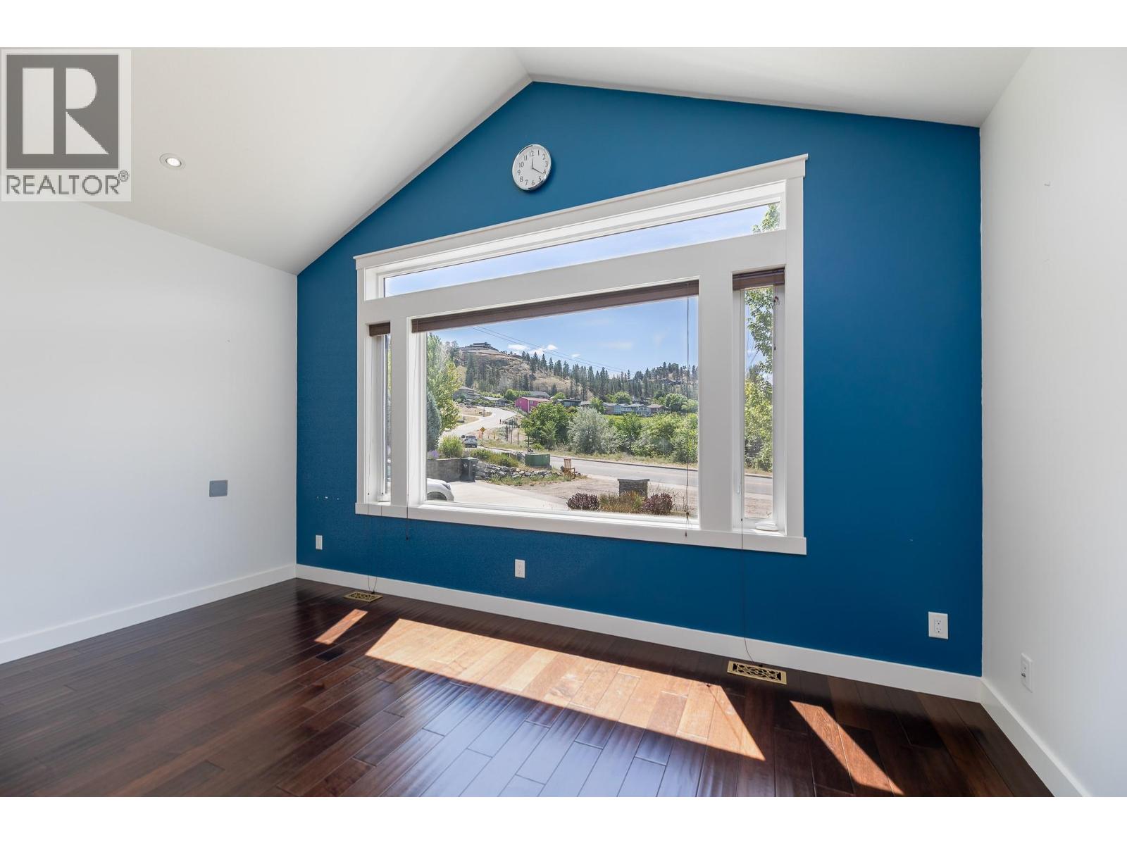567 Pineview Road - 6