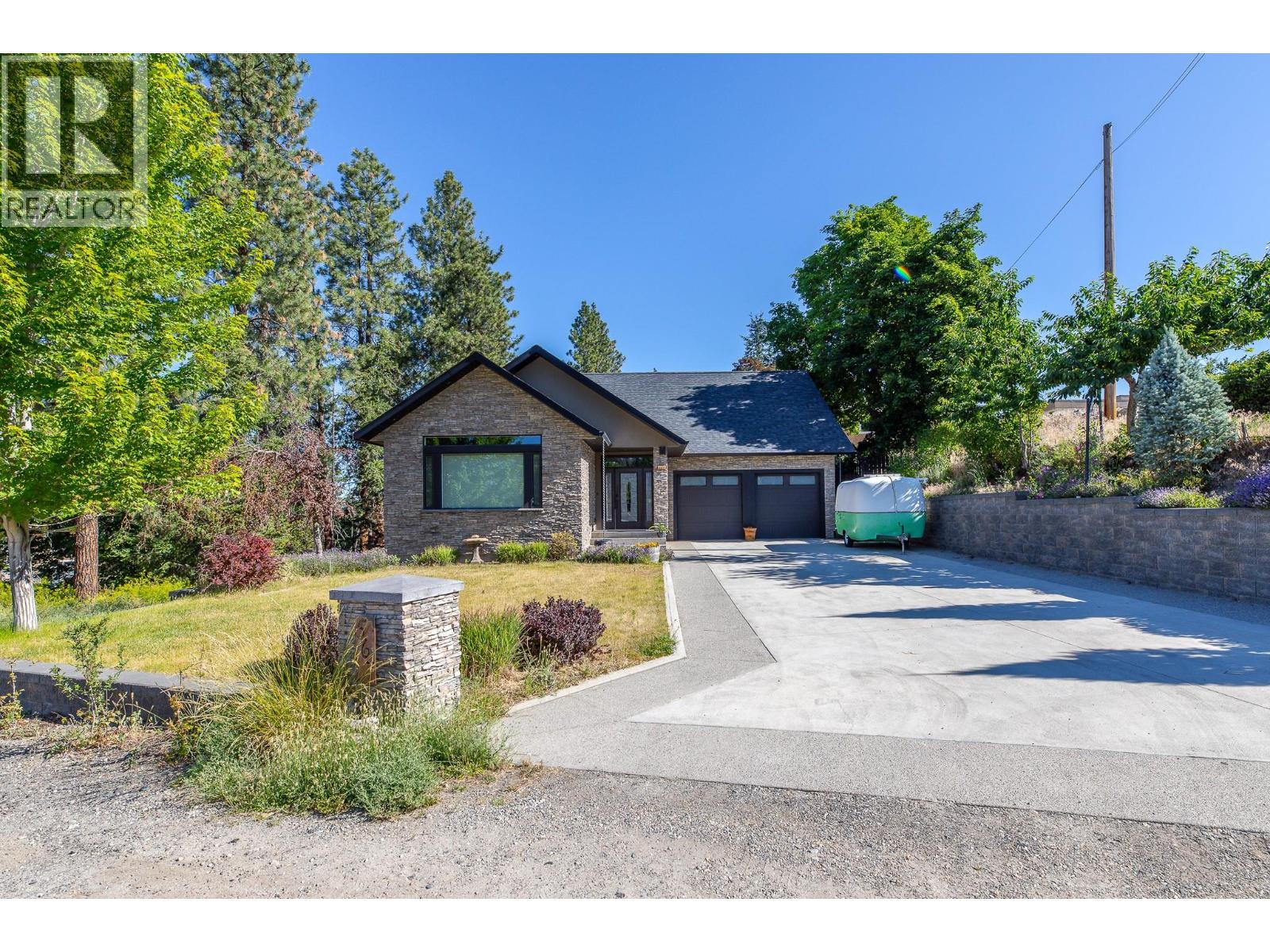 567 Pineview Road - 1