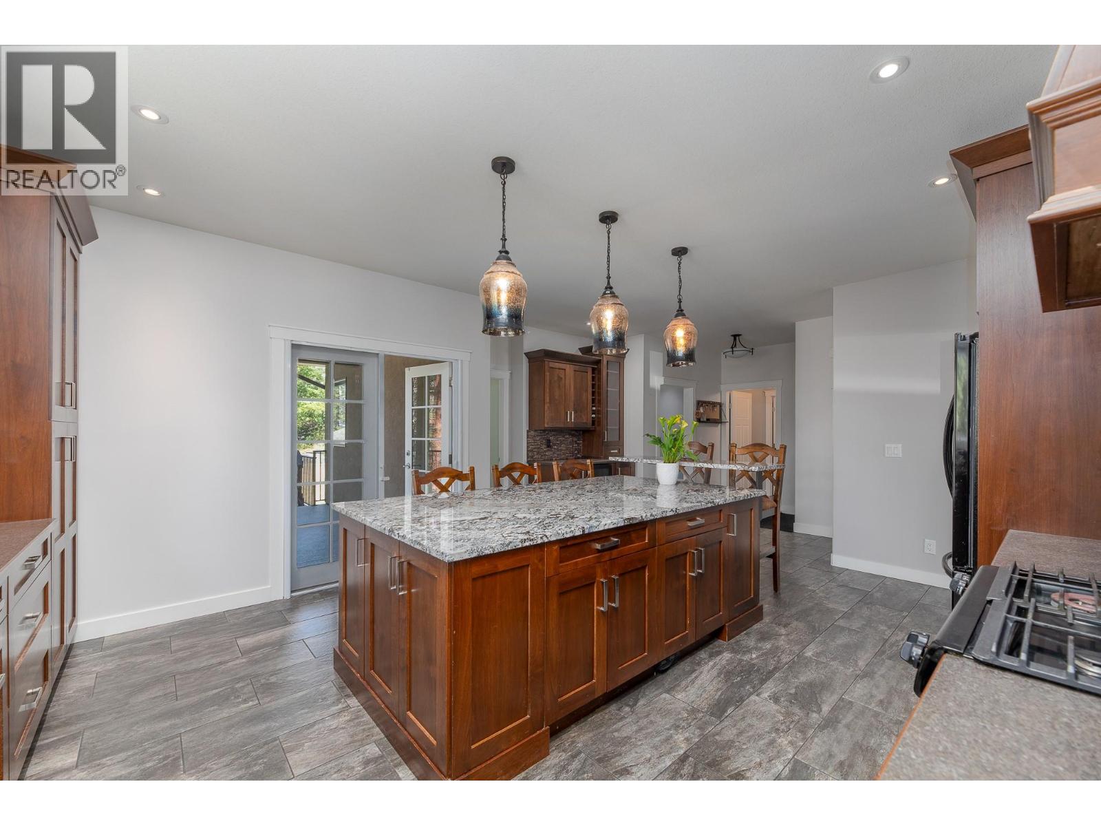 567 Pineview Road - 12
