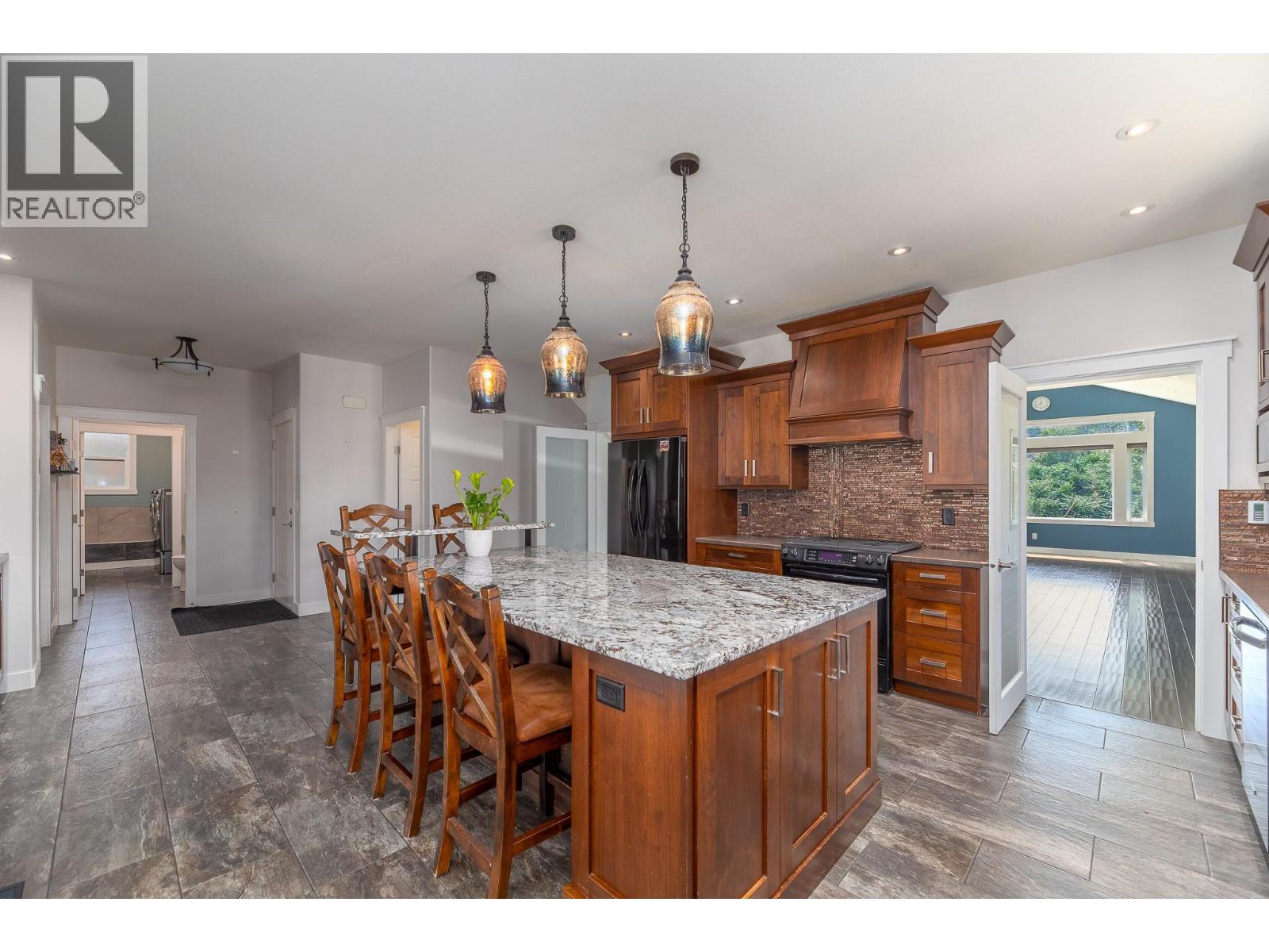 567 Pineview Road - 11