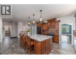 2pc Bathroom - 567 Pineview Road, Penticton, BC V2A7S8 Photo 11
