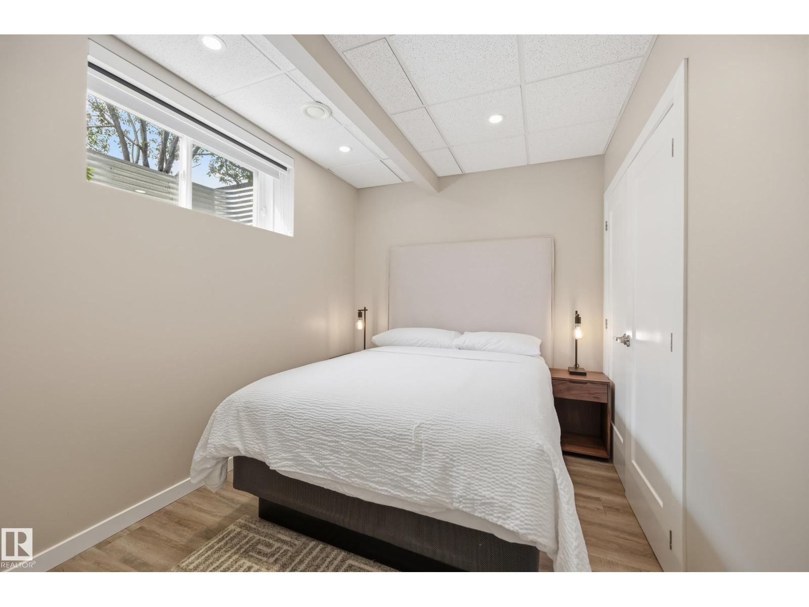 1024 ARMITAGE CR SW — photo 35