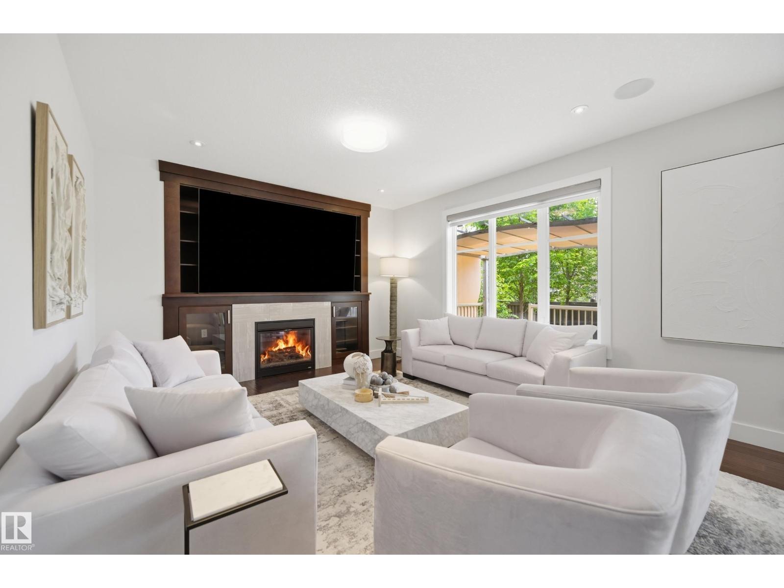 1024 ARMITAGE CR SW — photo 9