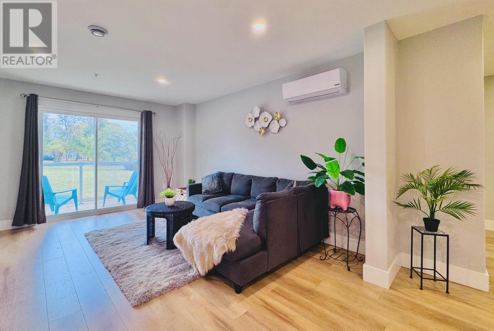 #305 24 Gilbert Drive - 17