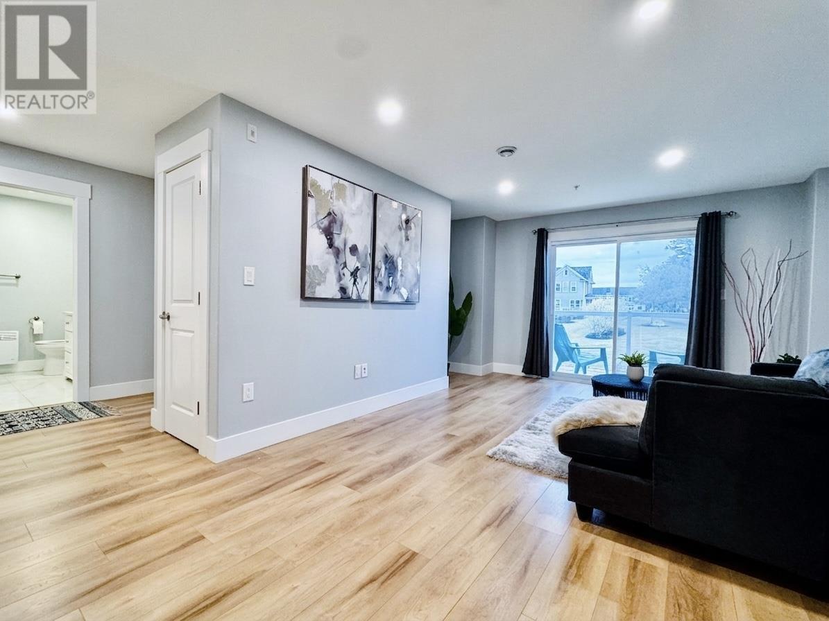 #305 24 Gilbert Drive - 12