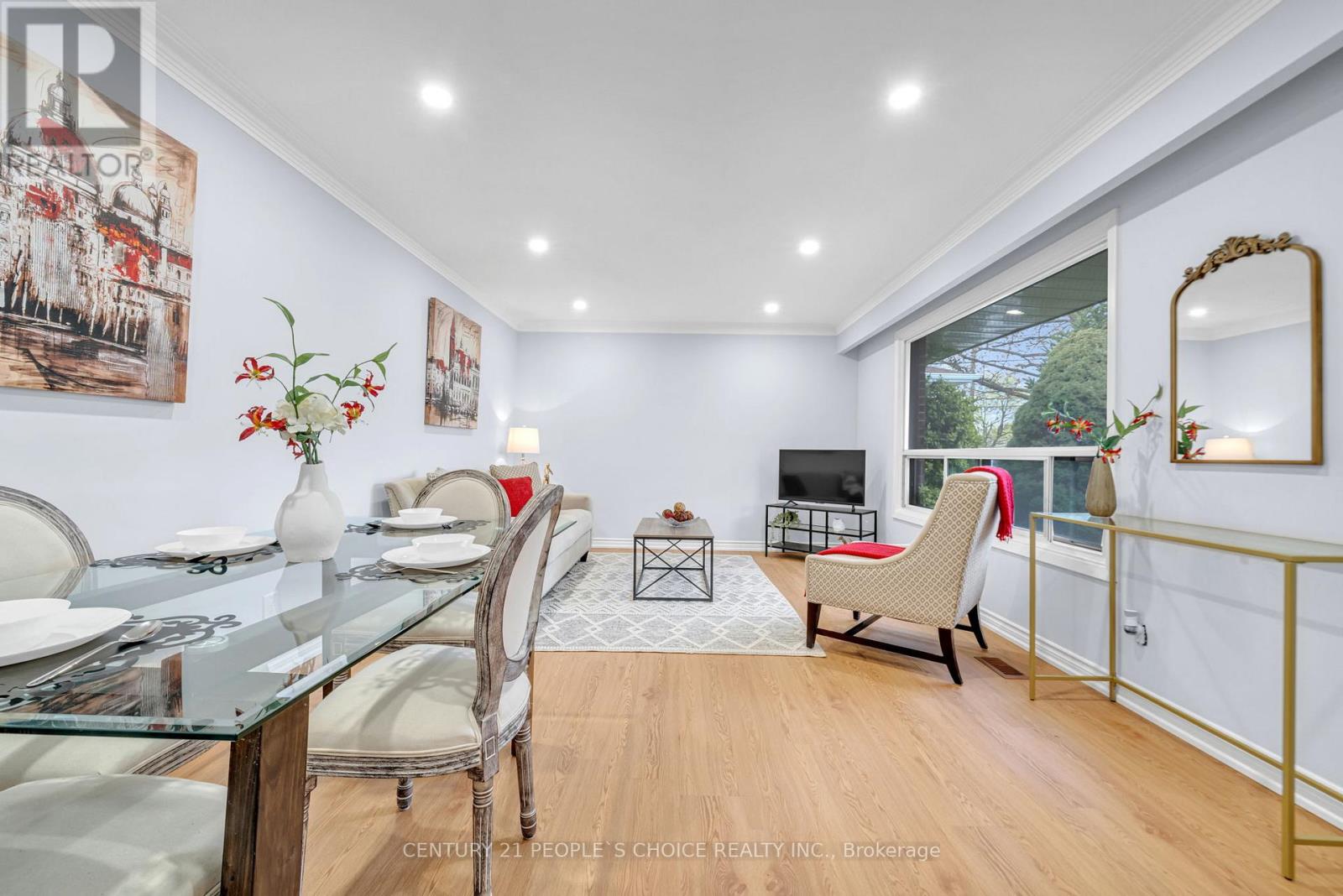 586 CENTRAL PK BOULEVARD N - 2