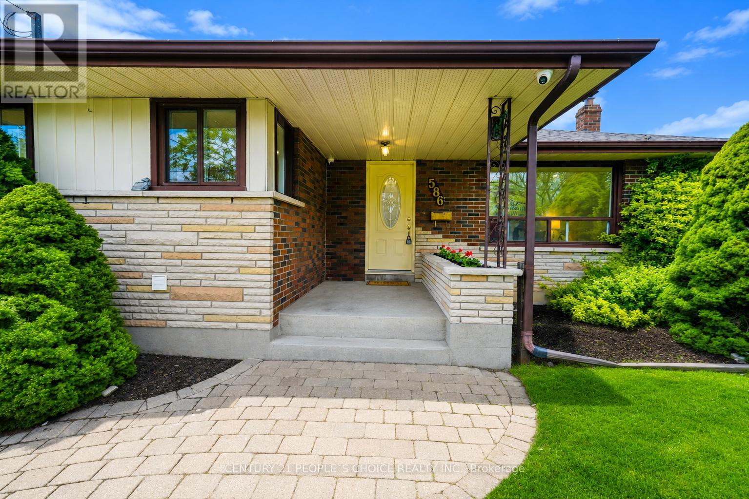 586 CENTRAL PK BOULEVARD N - 25