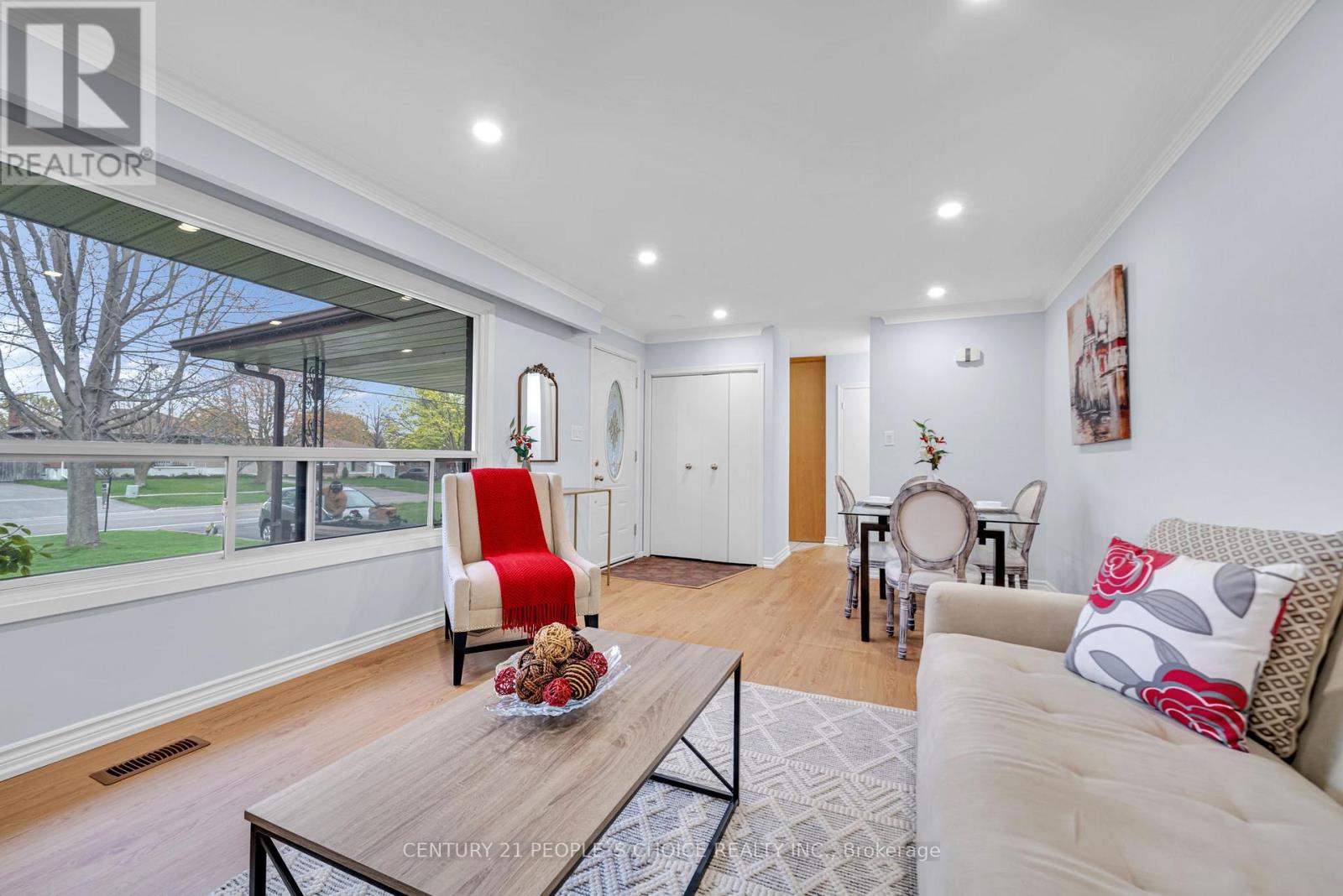 586 CENTRAL PK BOULEVARD N - 4