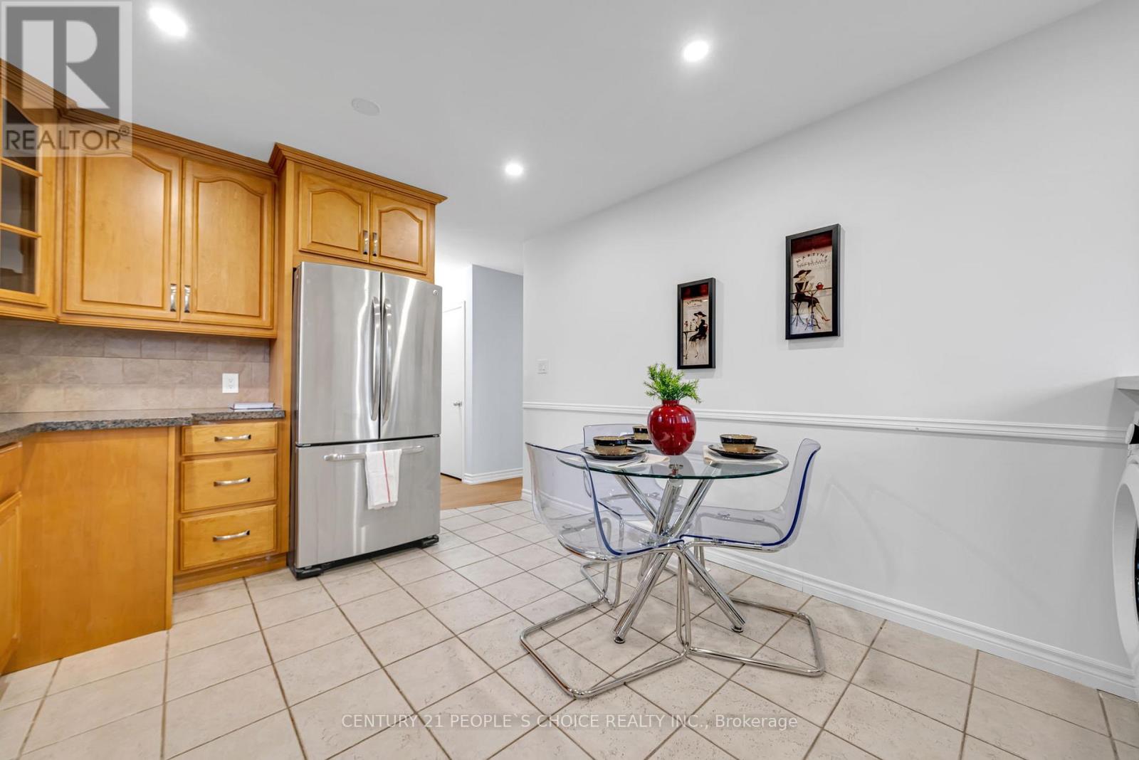 586 CENTRAL PK BOULEVARD N - 8