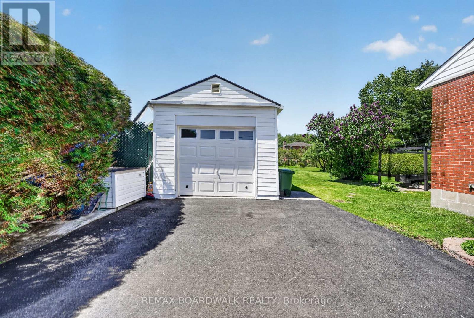 4 Bed, 2 Bath House for Sale in Ottawa – 2548 MER BLEUE ROAD, Ottawa – MLS# X13234378 - Image 4