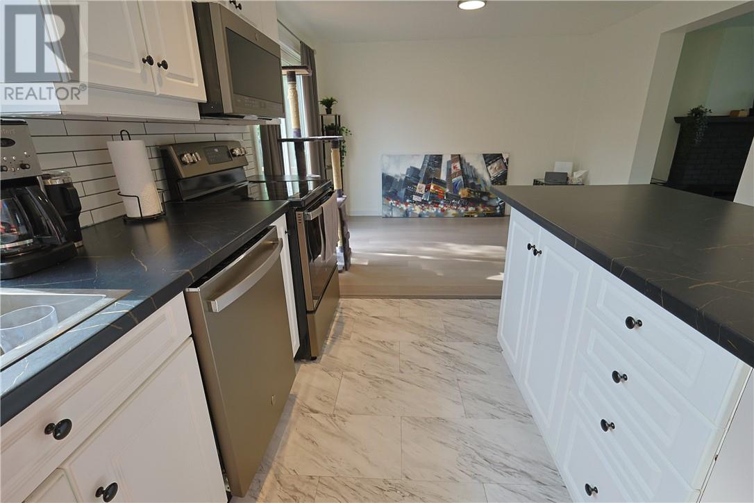 4 Bed, 3 Bath House for Sale in Ottawa – 12 Downsview Crescent, Ottawa - Image 19